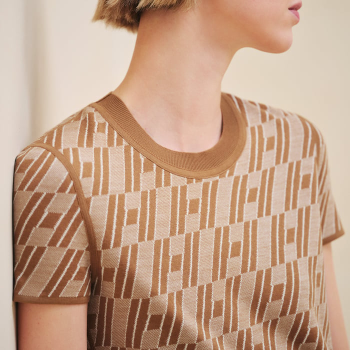 Marron Caramel "H En Biais" Detail" Short-sleeve Sweater