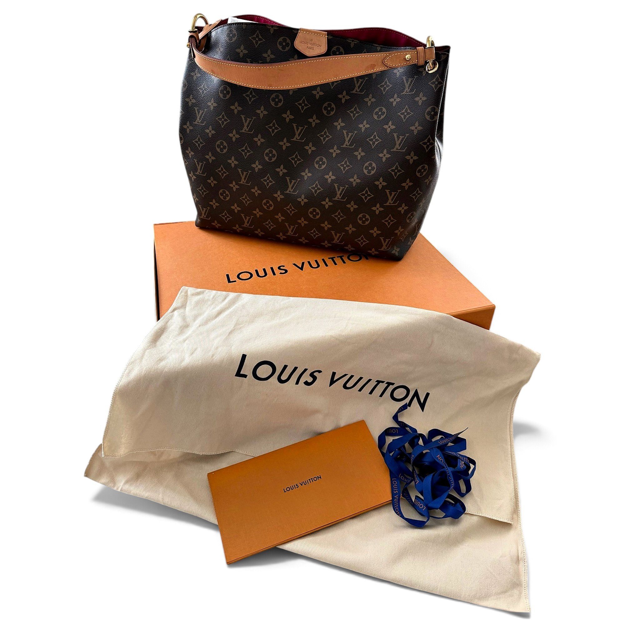 Graceful leather handbag