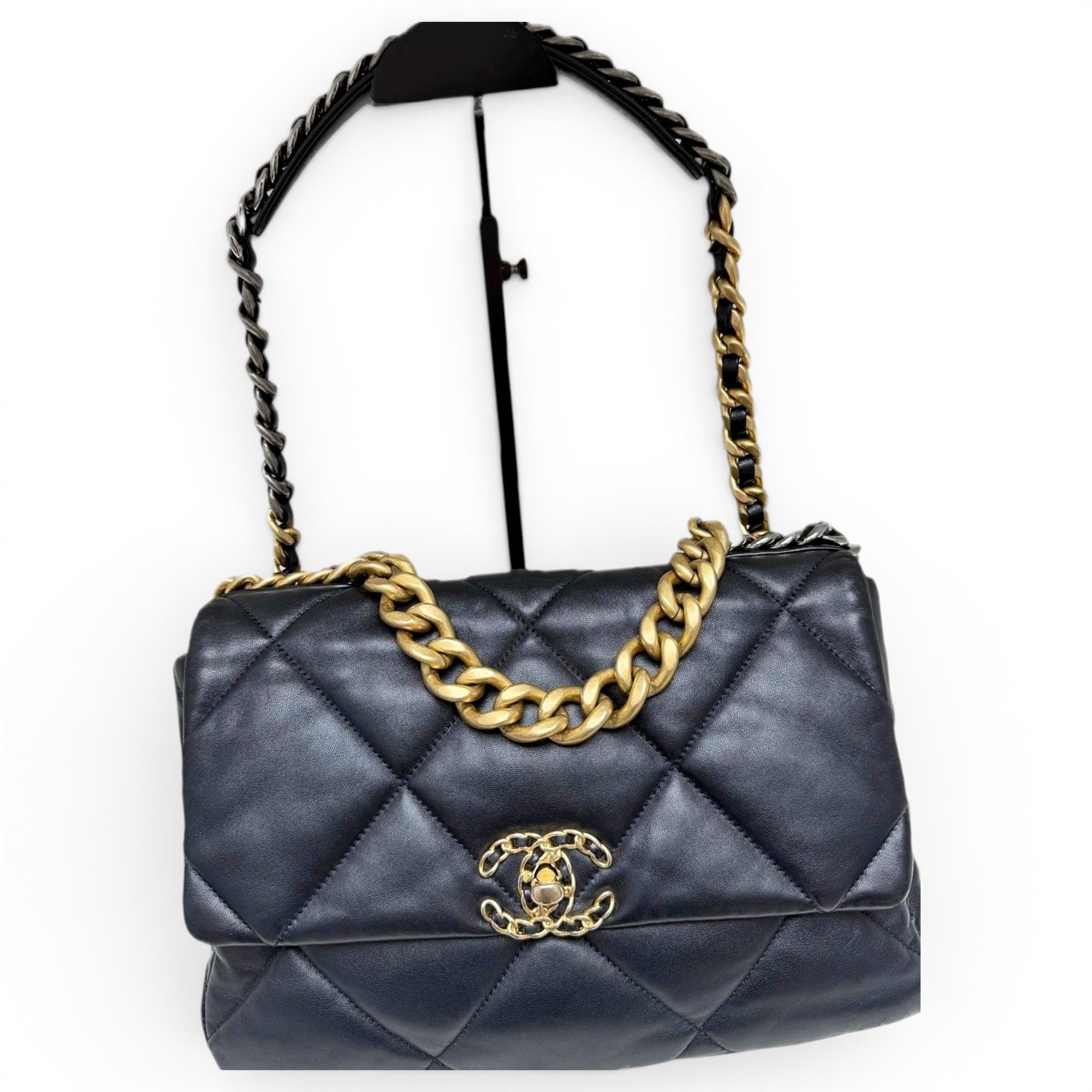 Chanel 19 leather handbag