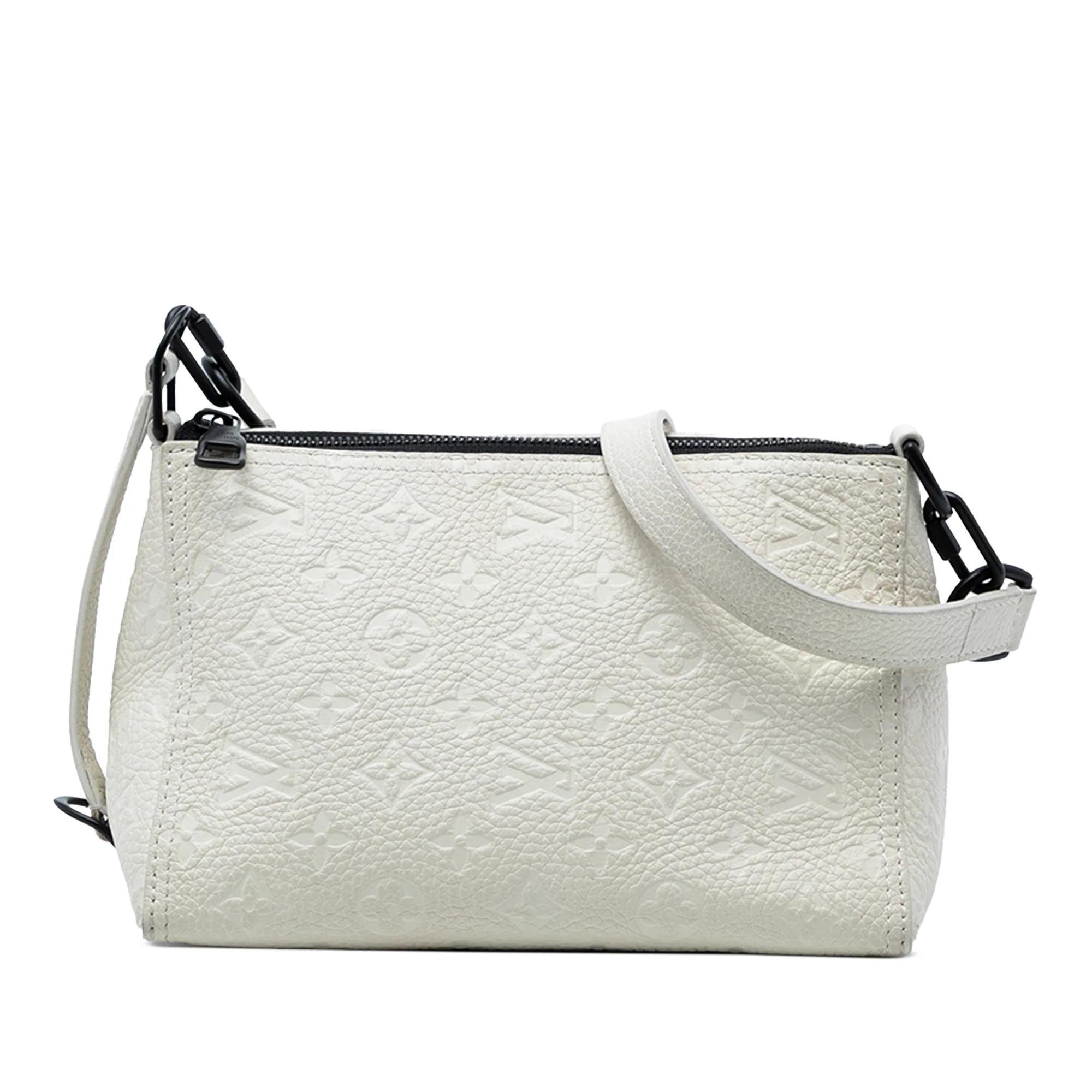 Triangle leather handbag