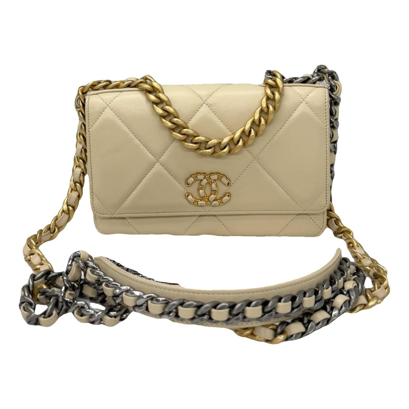 Wallet On Chain Chanel 19 leather handbag