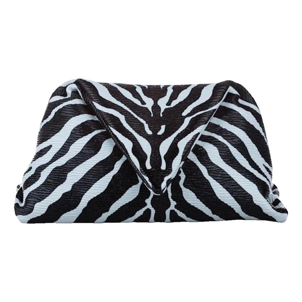 BV Trine leather clutch bag