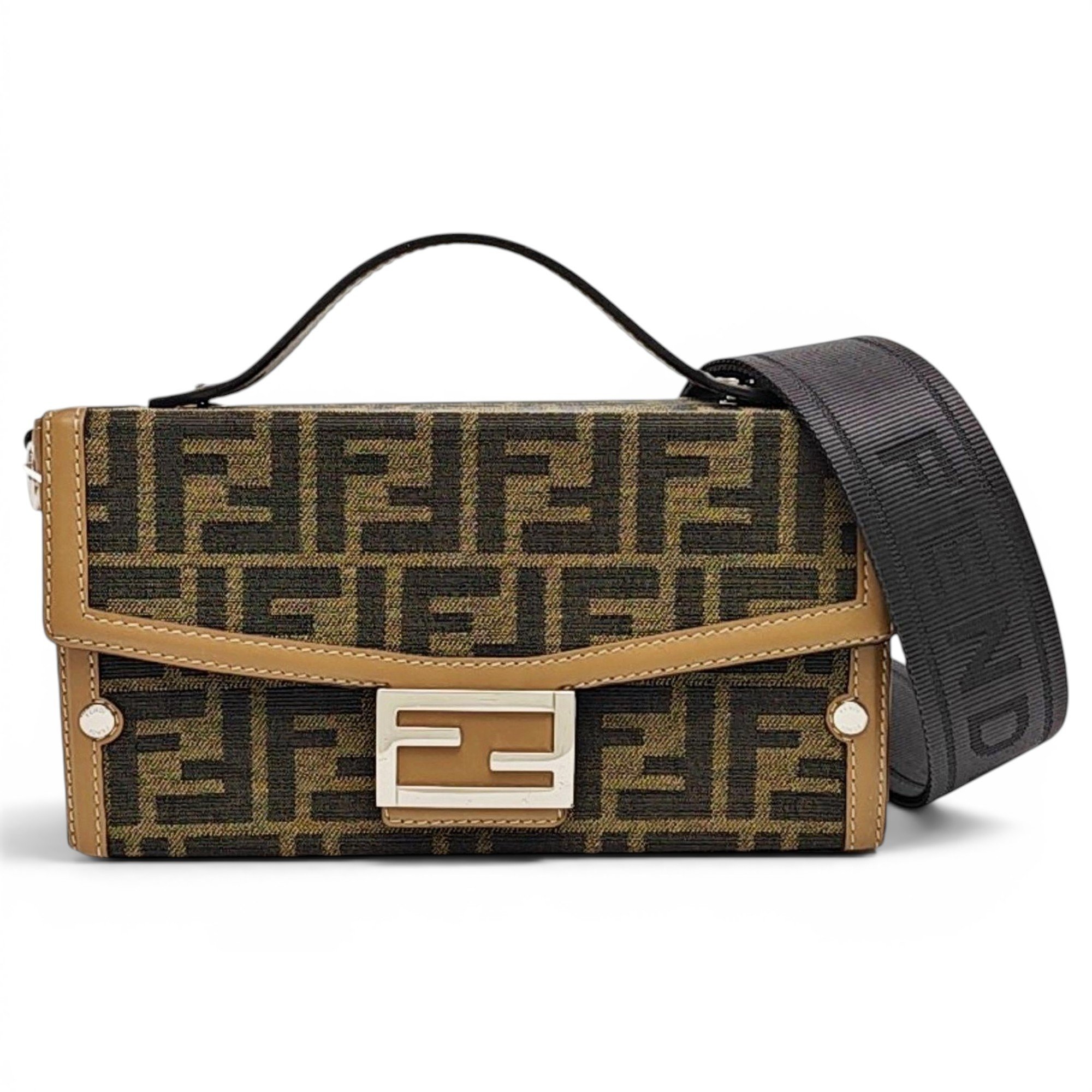 Baguette leather crossbody bag