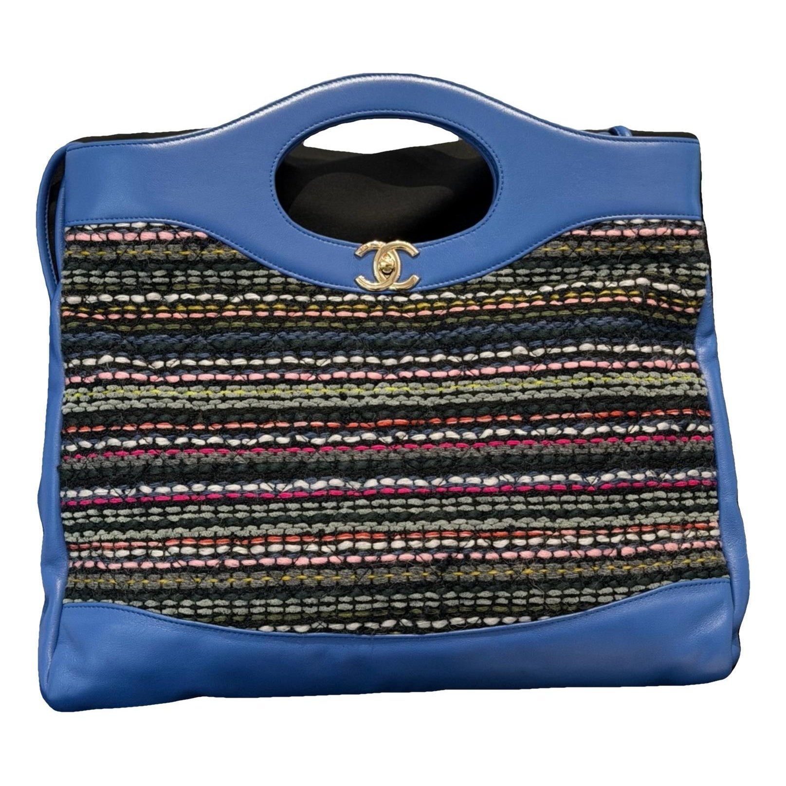 31 Vintage tweed crossbody bag