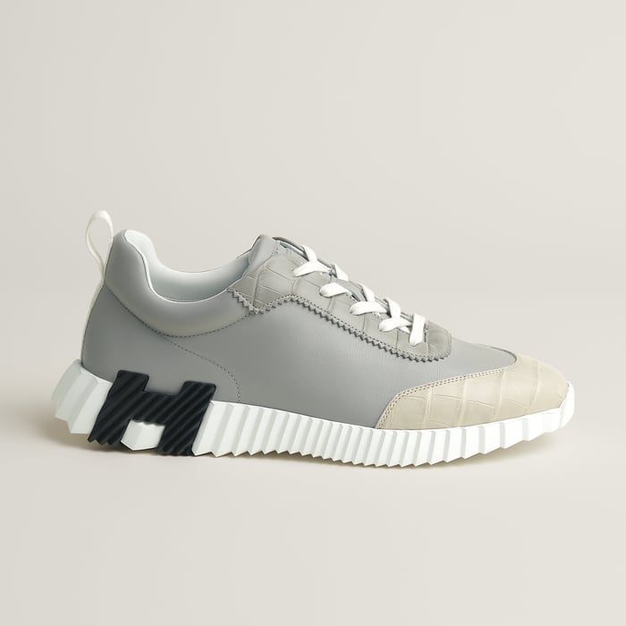 Bouncing Sneaker
