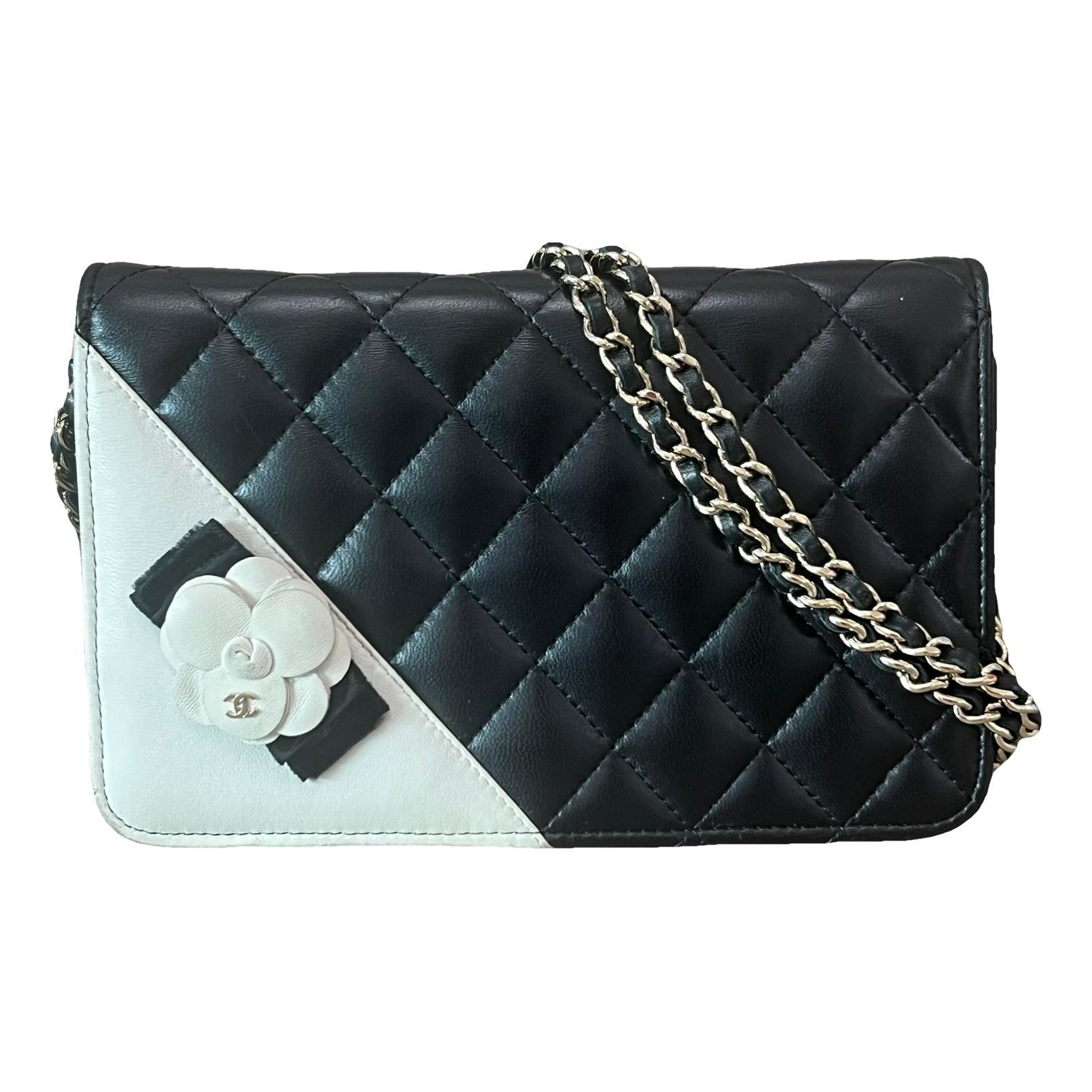 Wallet On Chain Timeless/Classique leather crossbody bag