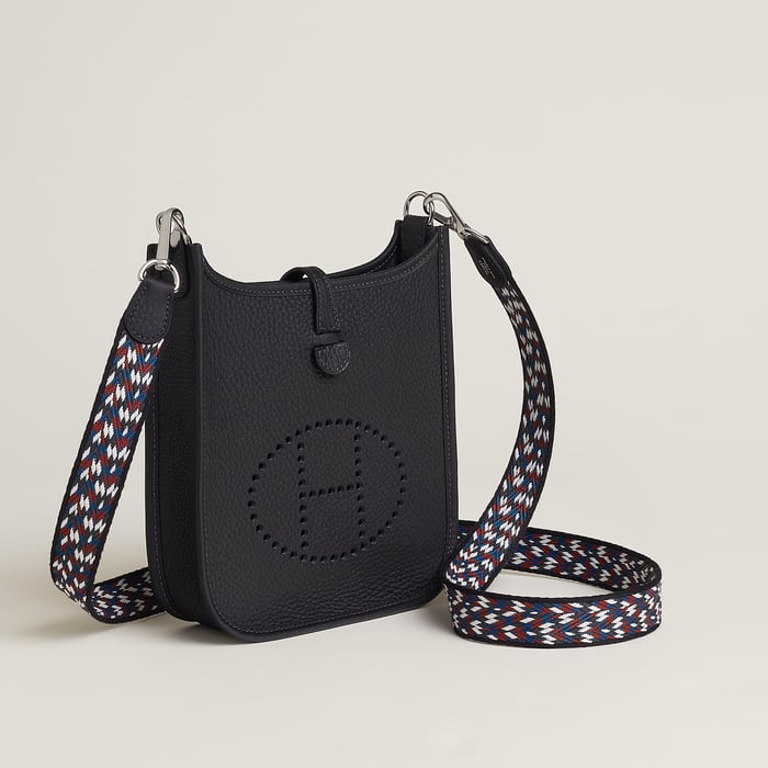 Evelyne 16 Amazone 백