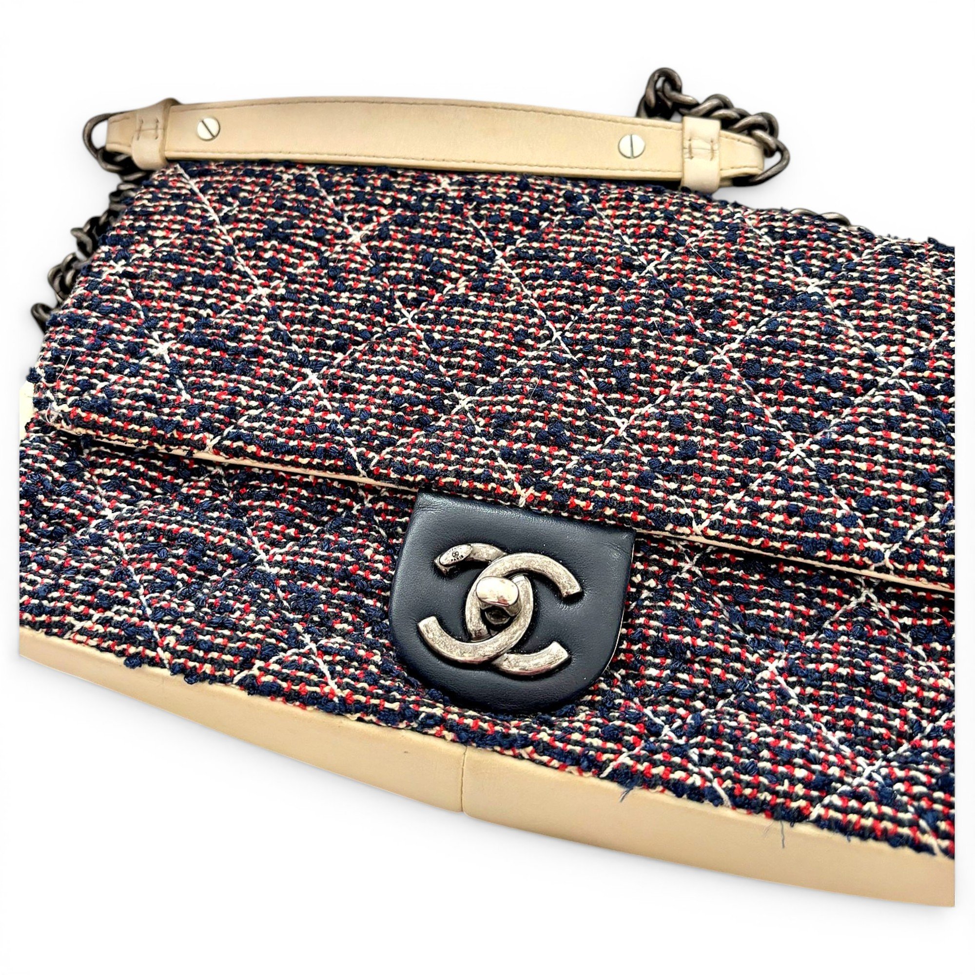 Timeless/Classique tweed handbag