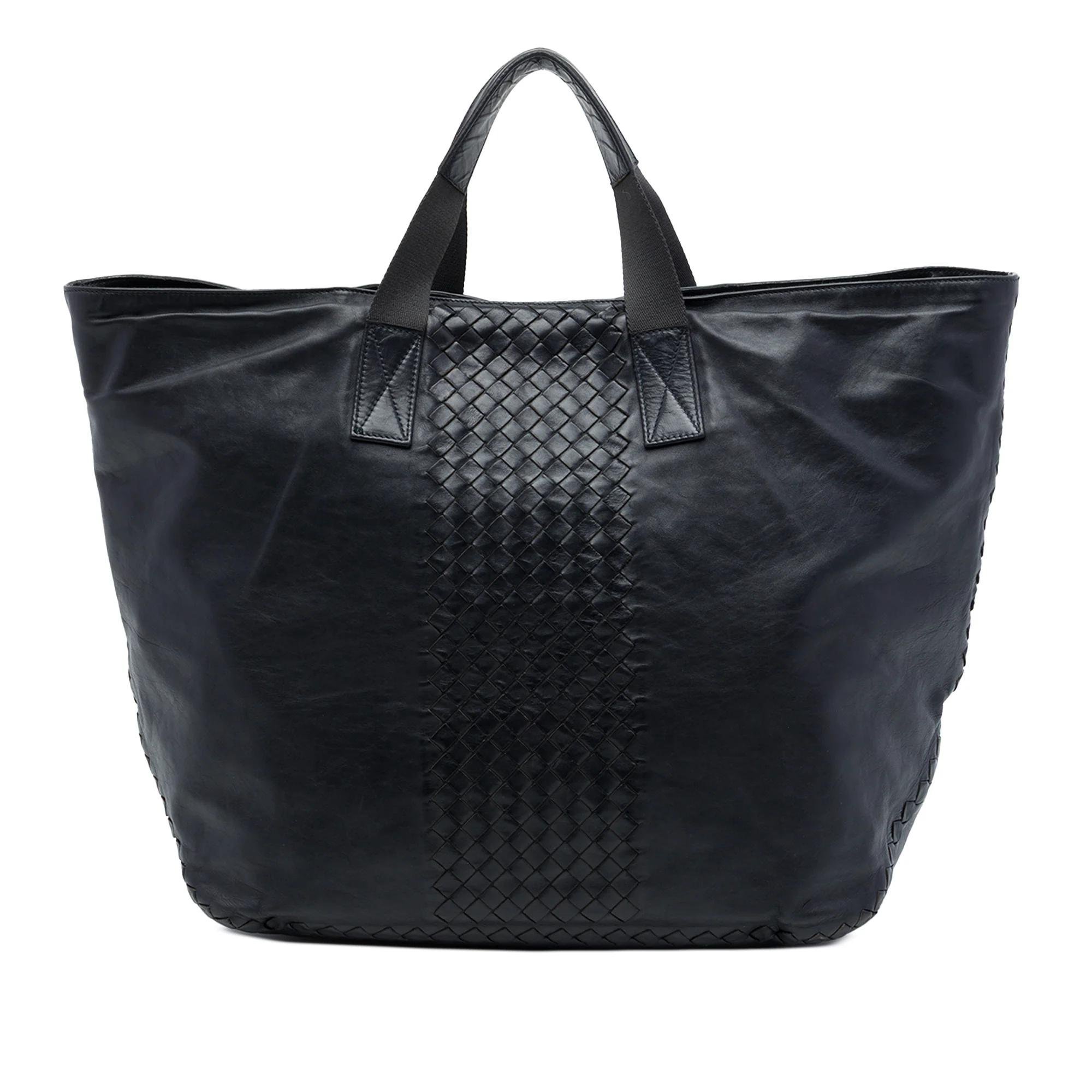 Veneta leather handbag