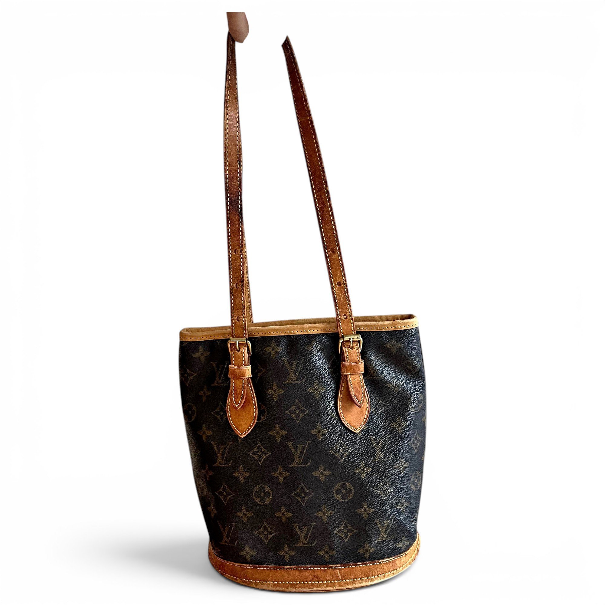 Bucket leather handbag