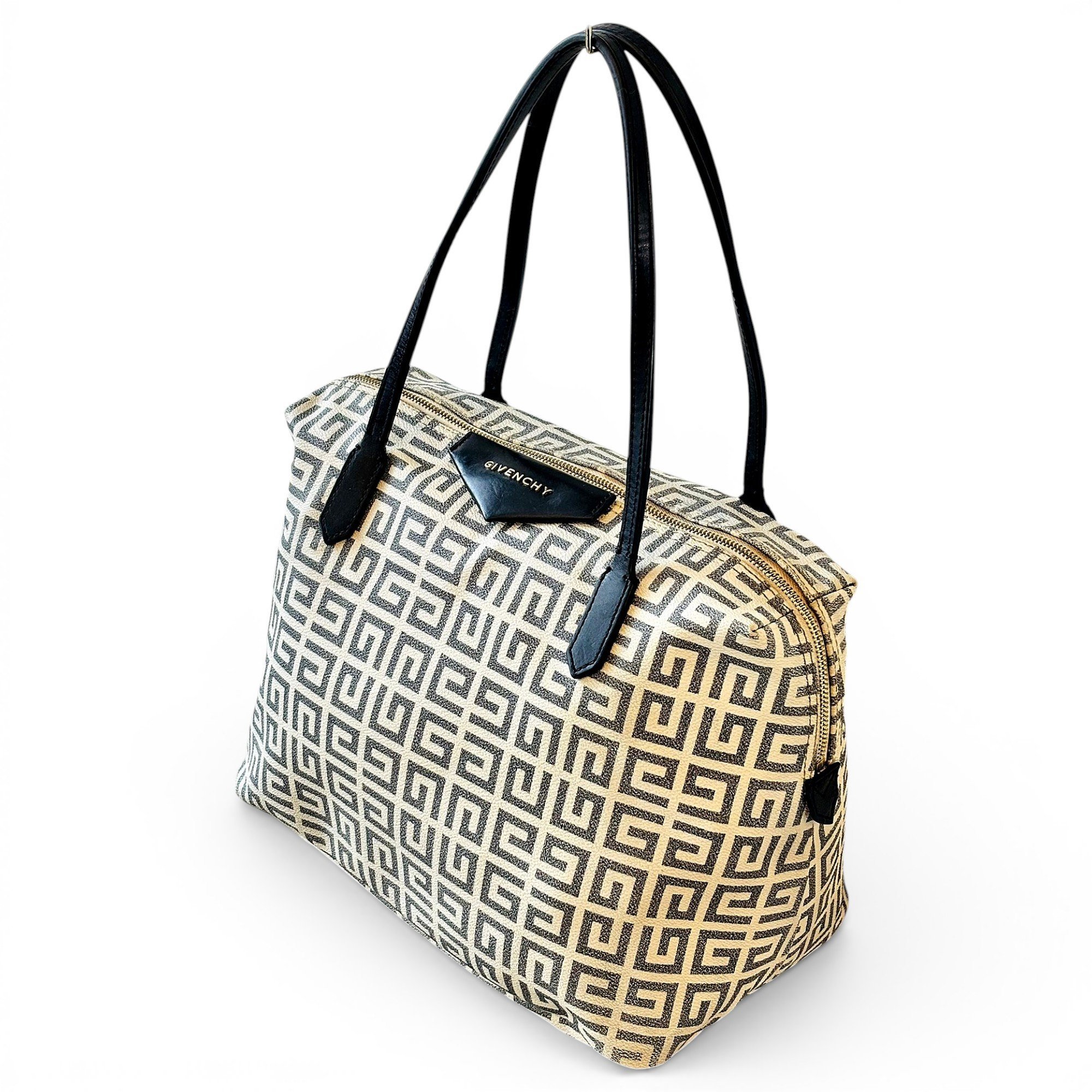 Antigona leather handbag