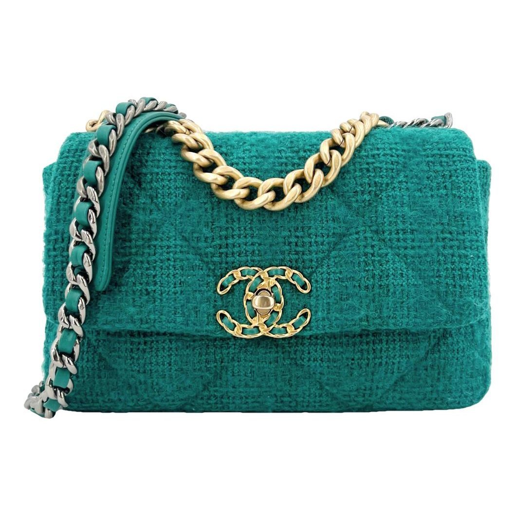 Chanel 19 tweed handbag