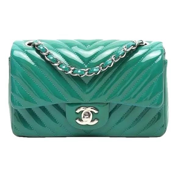 Timeless/Classique patent leather handbag