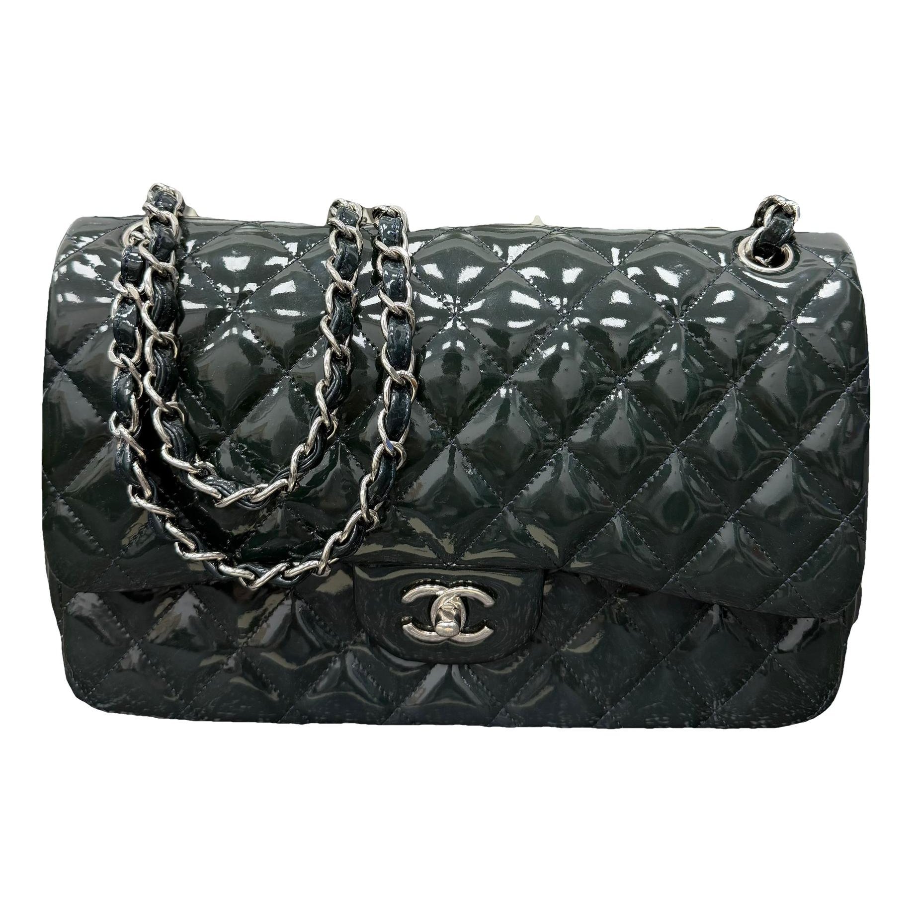 Timeless/Classique patent leather handbag