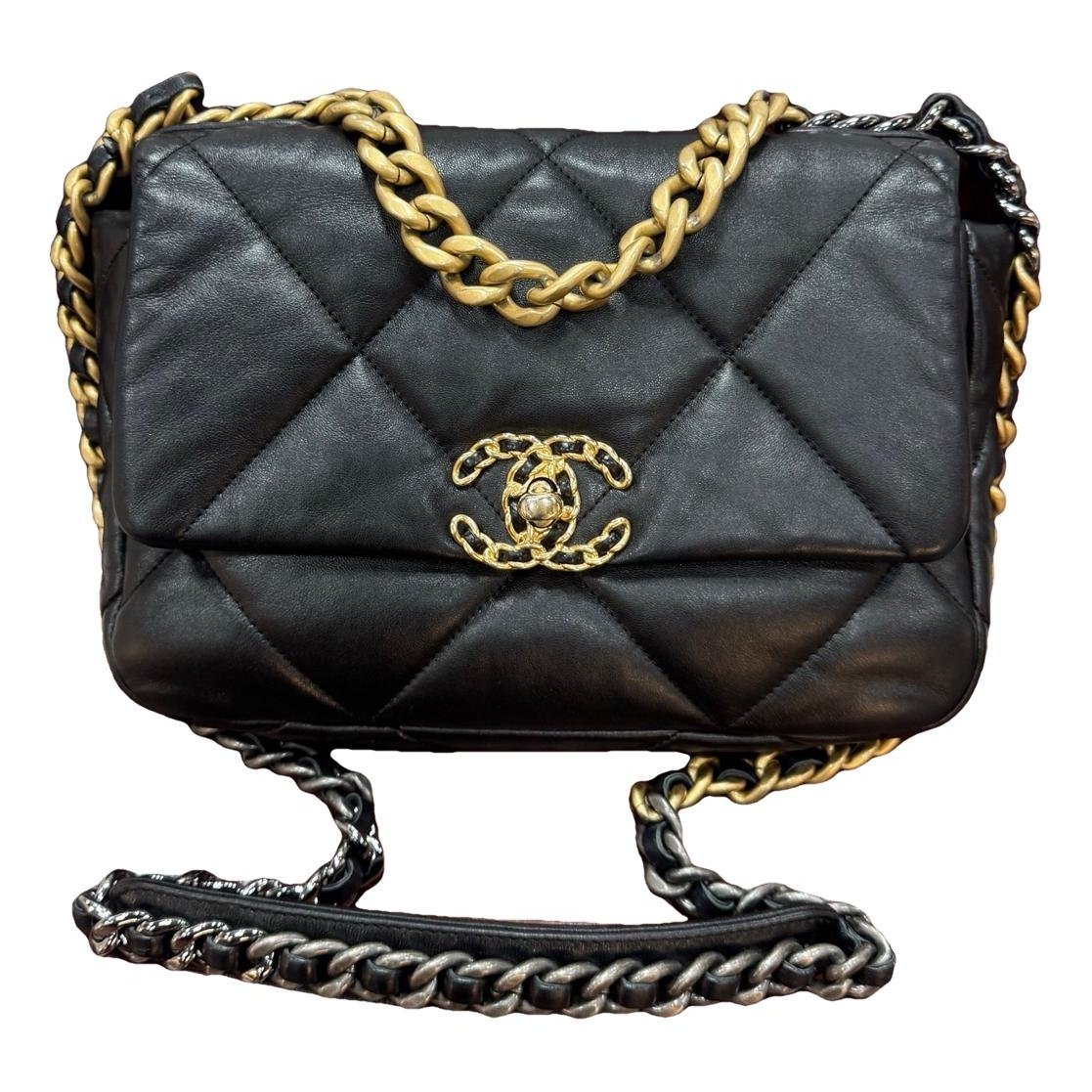 Chanel 19 leather handbag