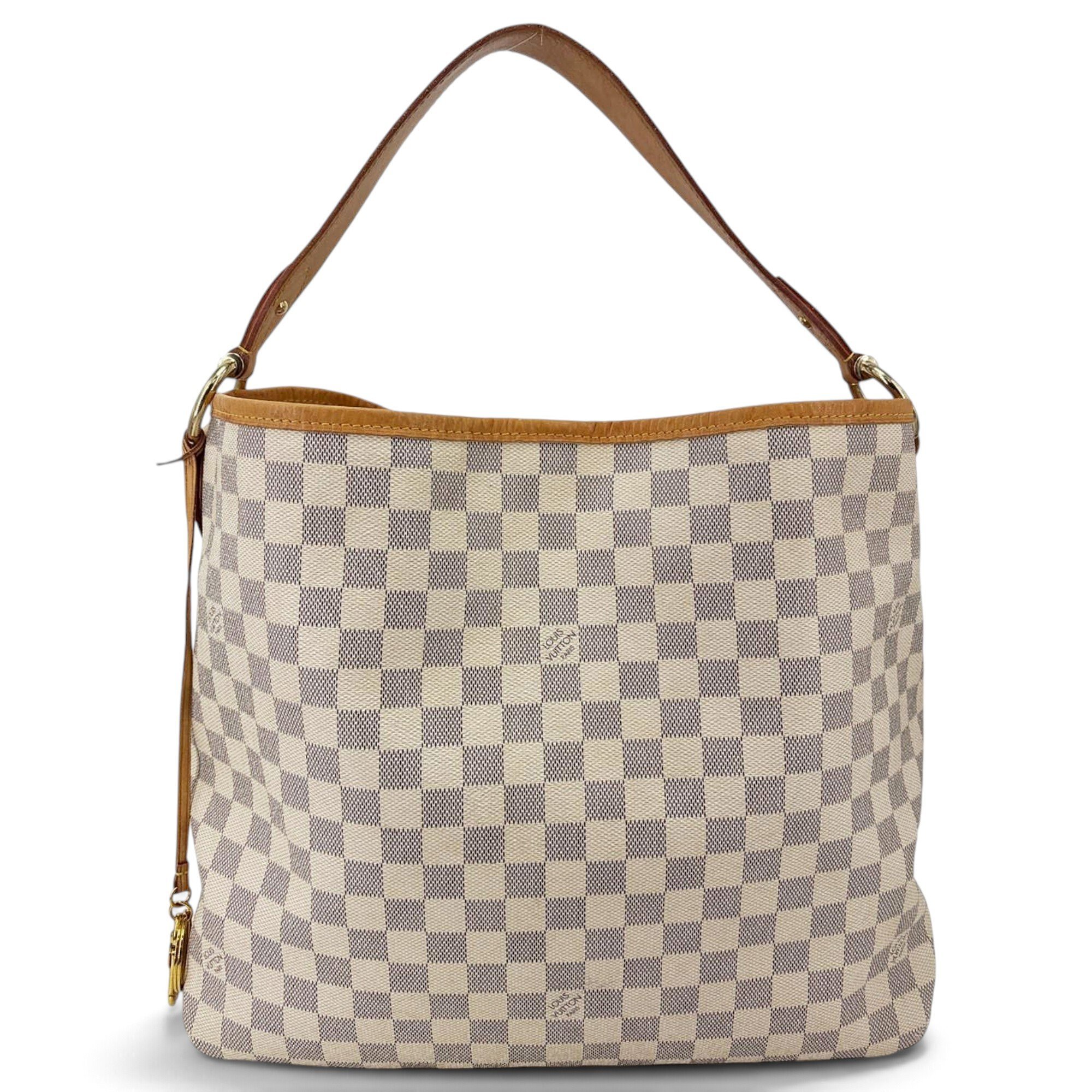 Delightful cloth handbag