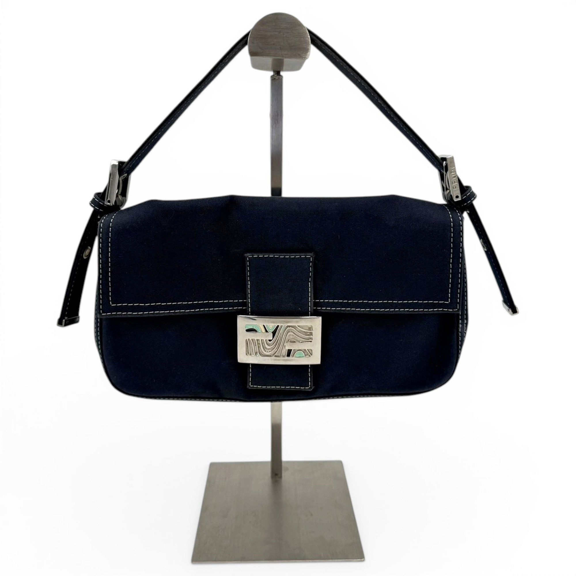 Baguette handbag