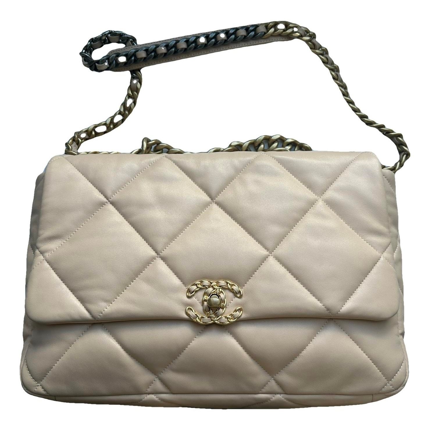 Chanel 19 leather handbag