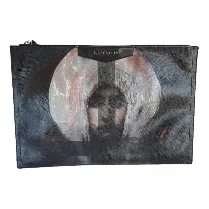 Antigona leather clutch bag