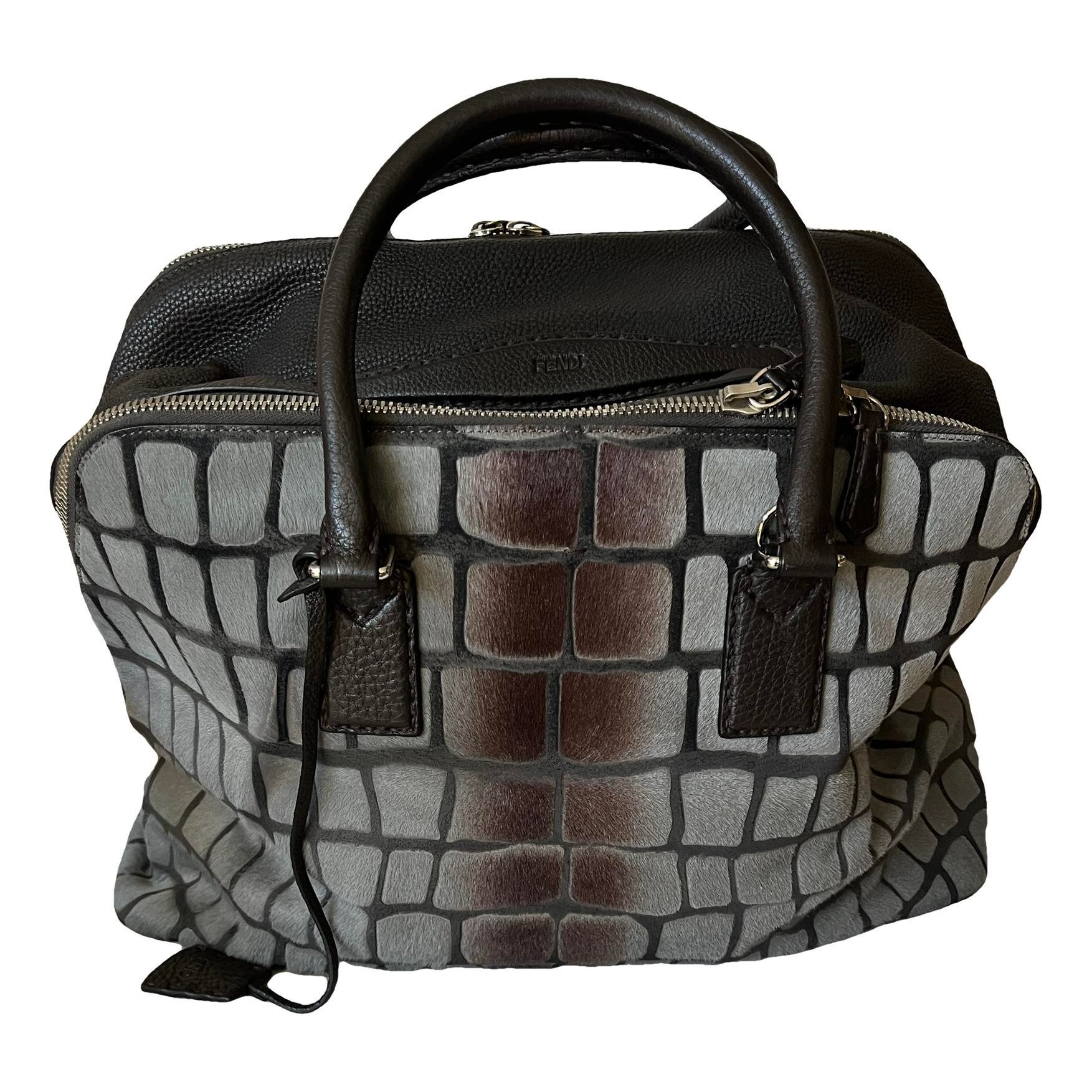 Leather travel bag
