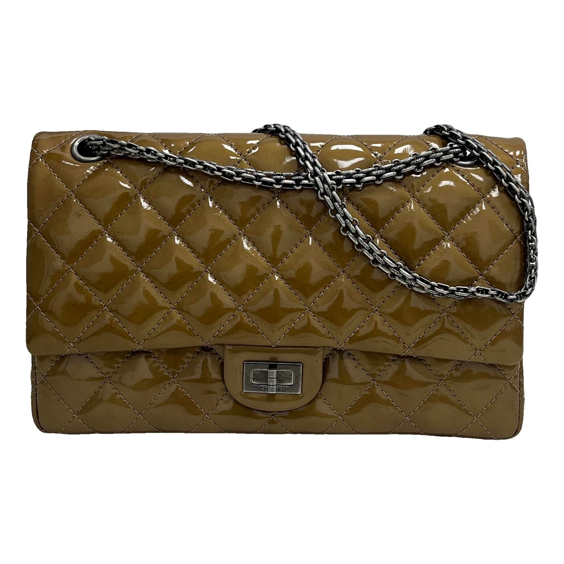 Timeless/Classique patent leather handbag