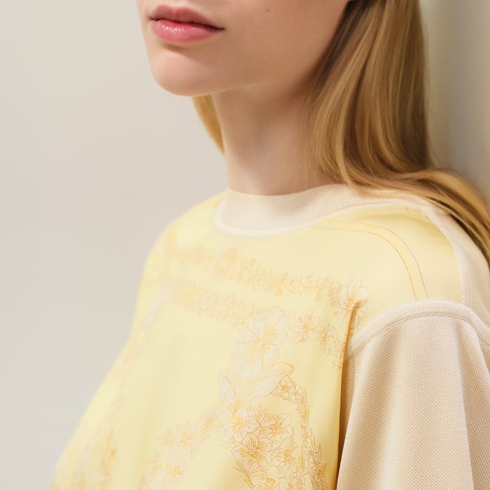 Jaune Aurore "Brides De Gala En Fleurs" Short-sleeve Twillaine Sweater