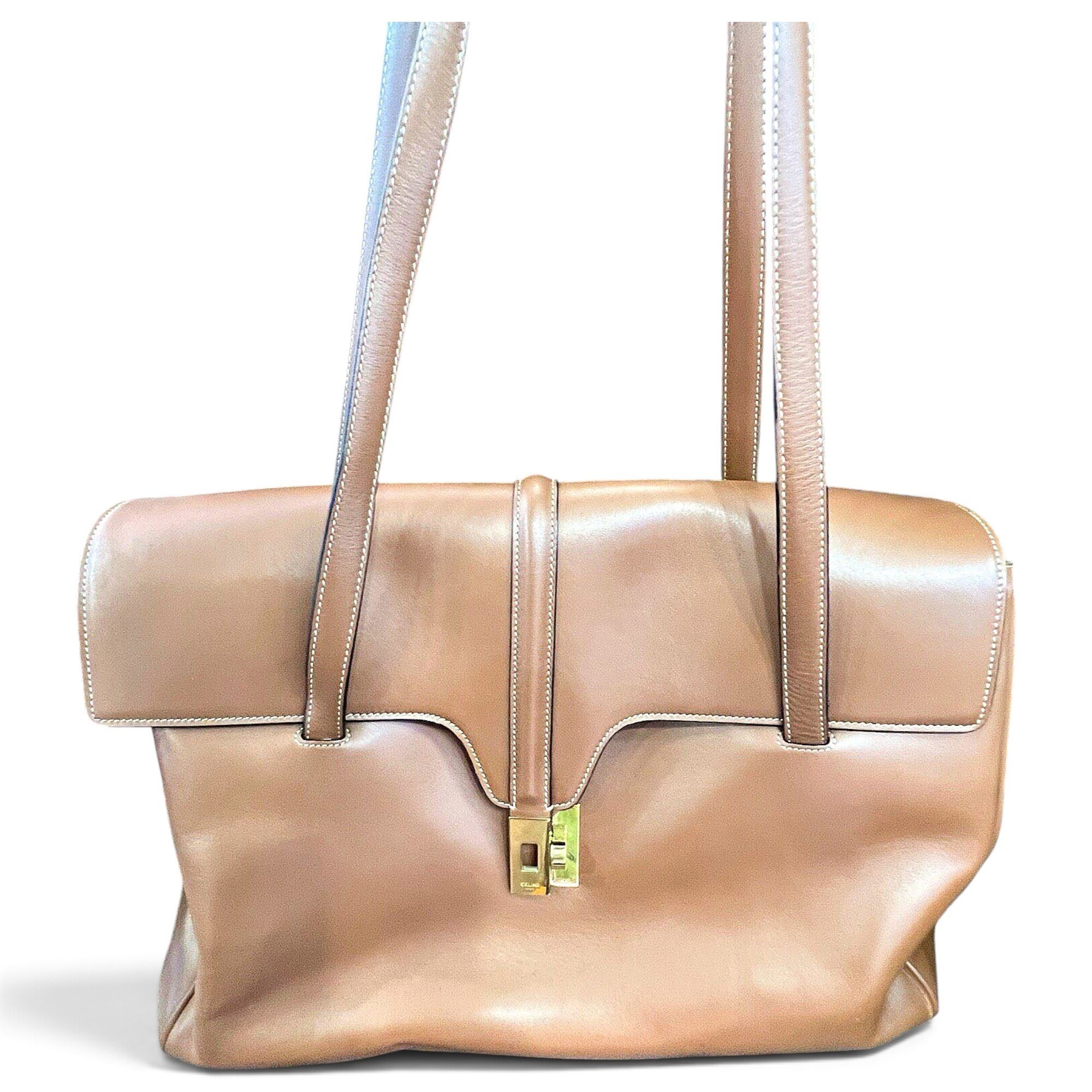 Sac 16 leather handbag