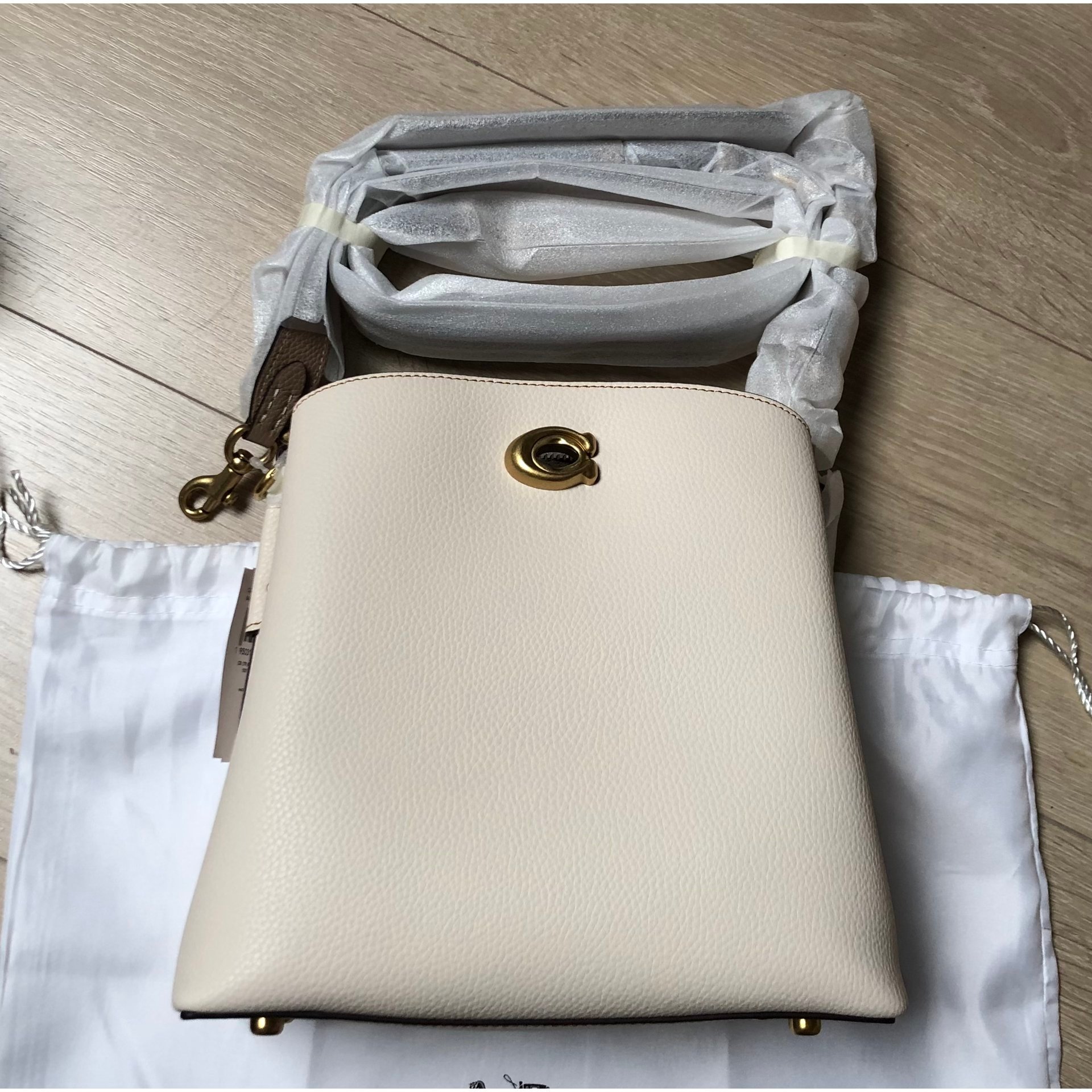 Leather handbag