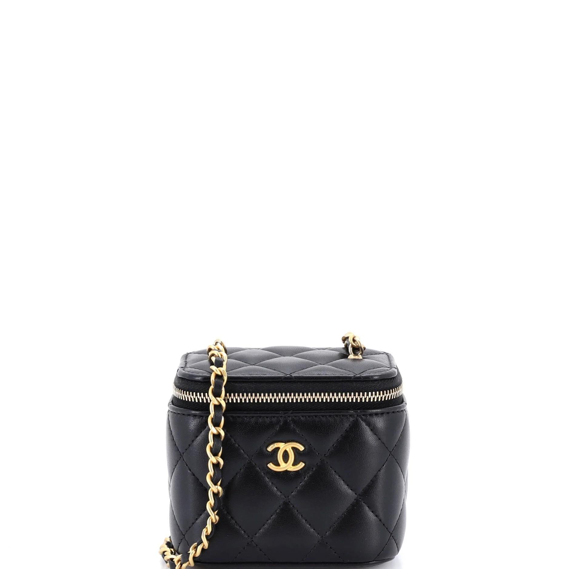 Chanel Leather clutch bag