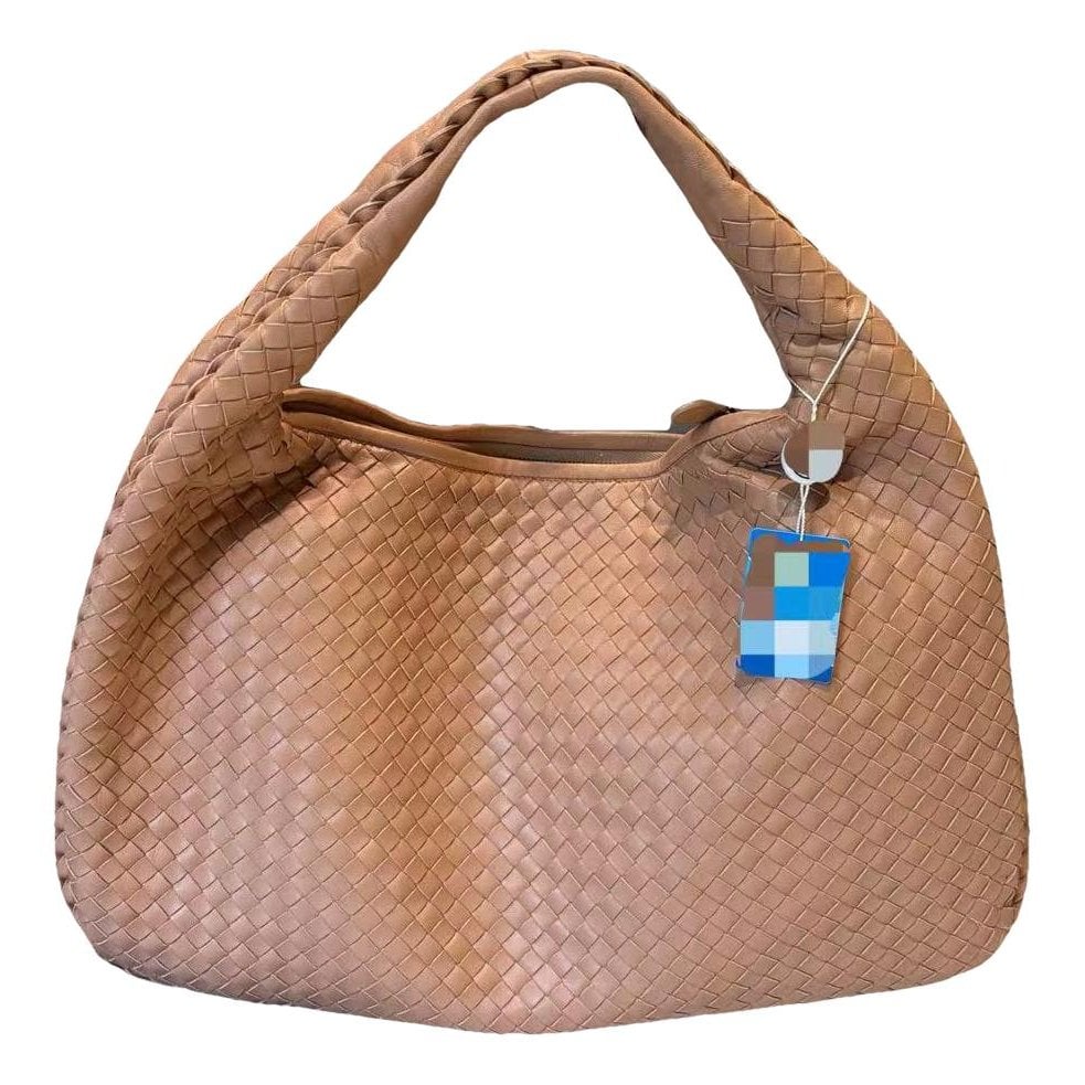Veneta leather handbag