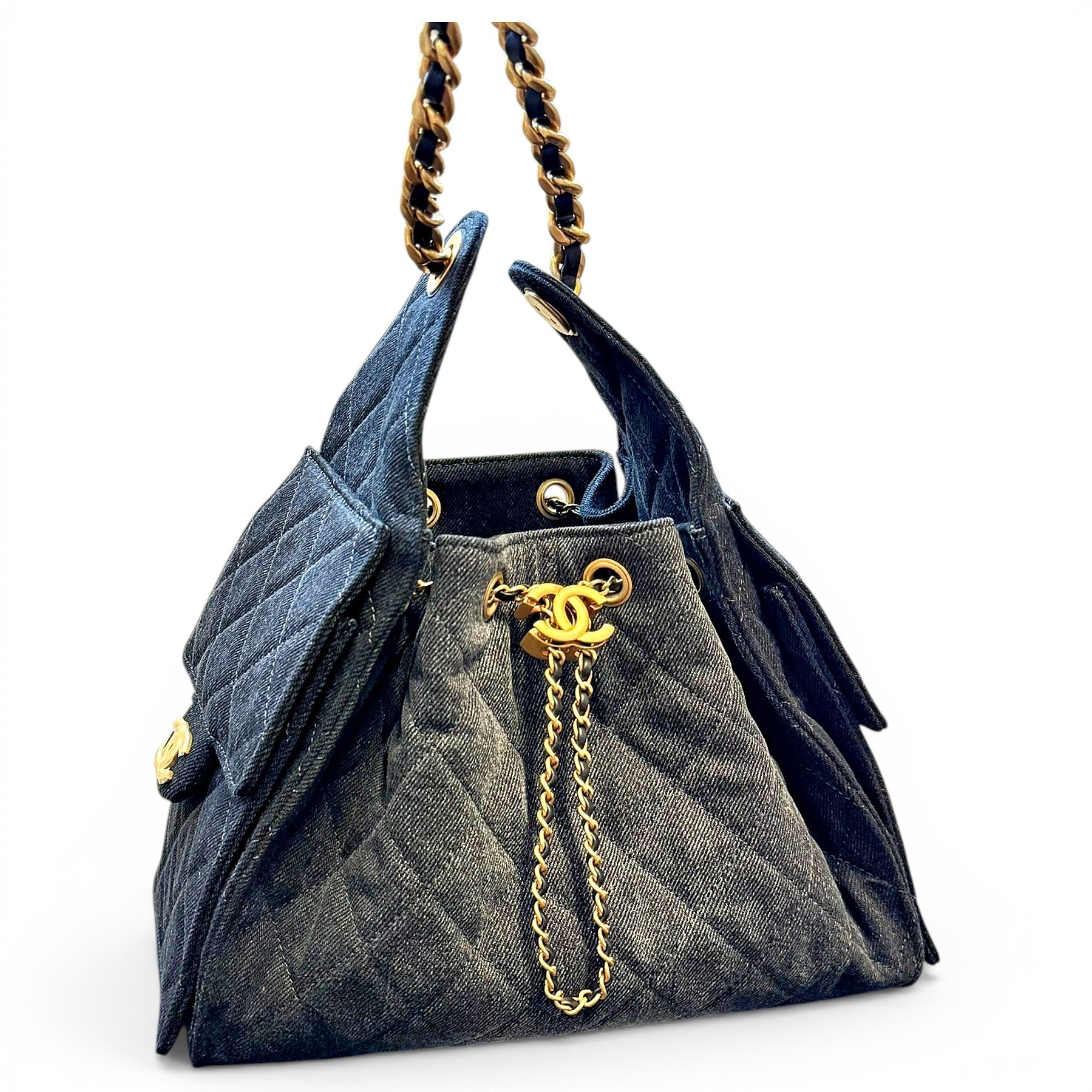 Chanel 25 handbag