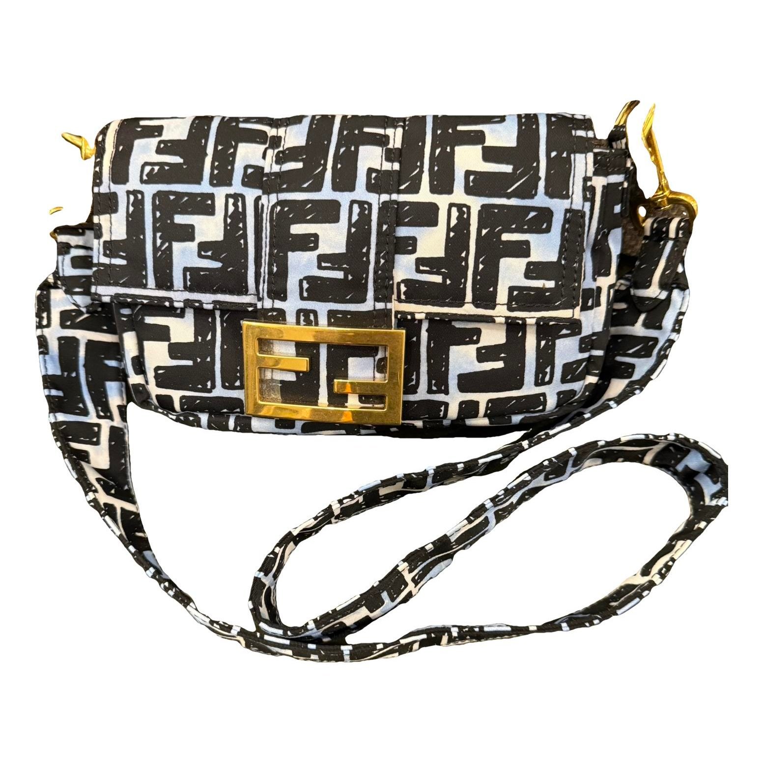 Baguette cloth handbag