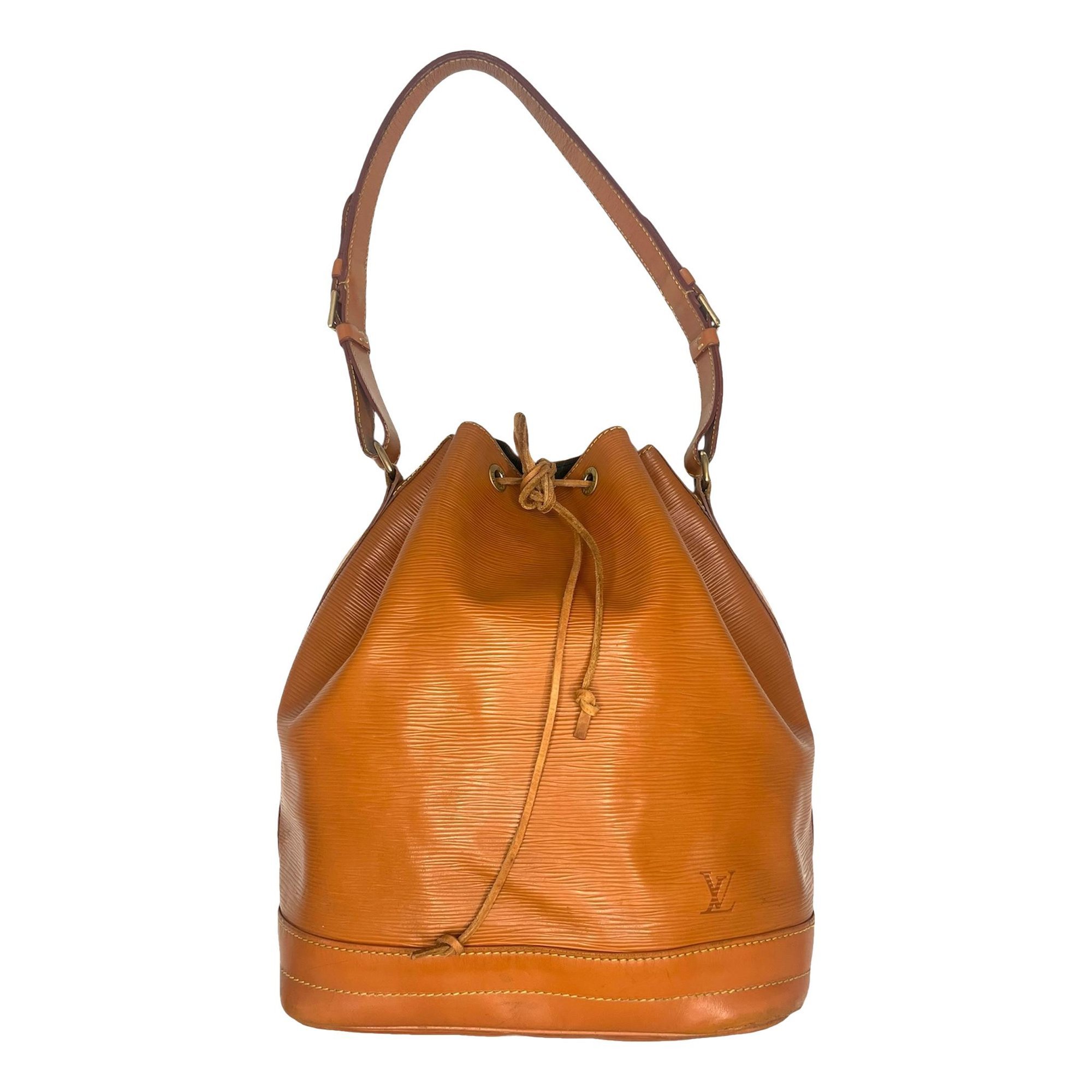 Noé leather handbag