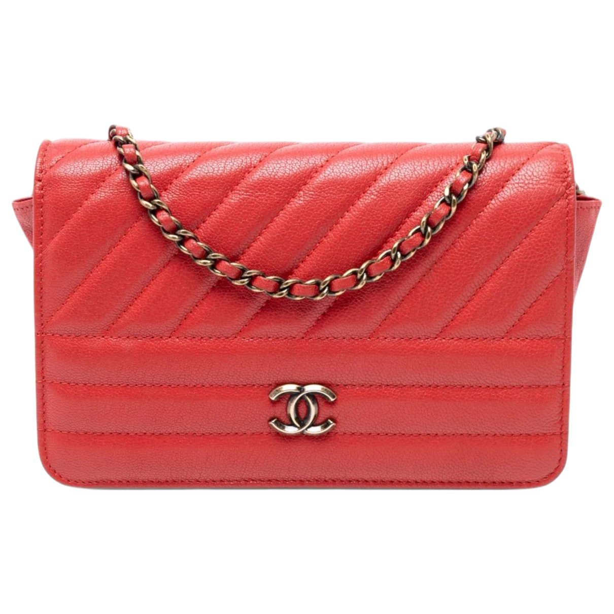 Wallet On Chain leather crossbody bag