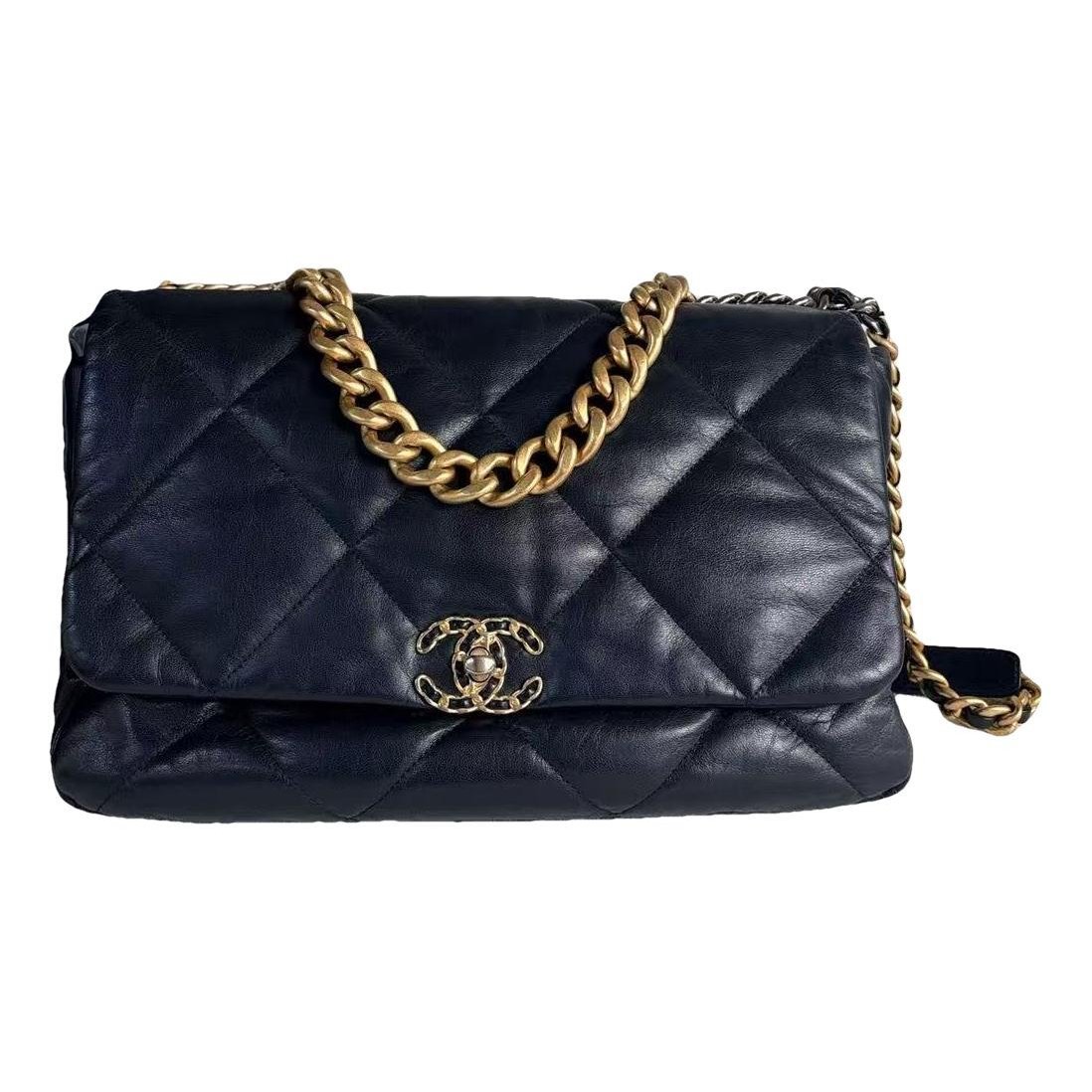 Chanel 19 leather handbag
