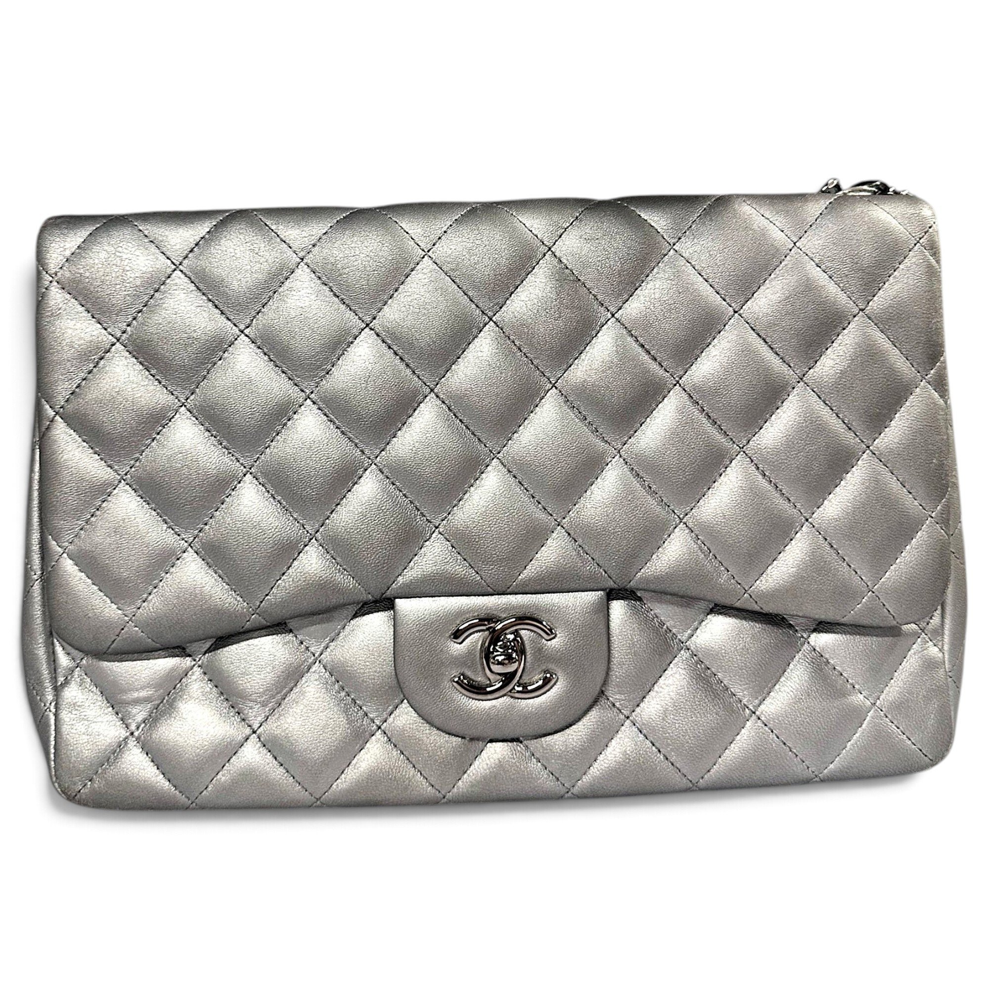 Timeless/Classique leather crossbody bag