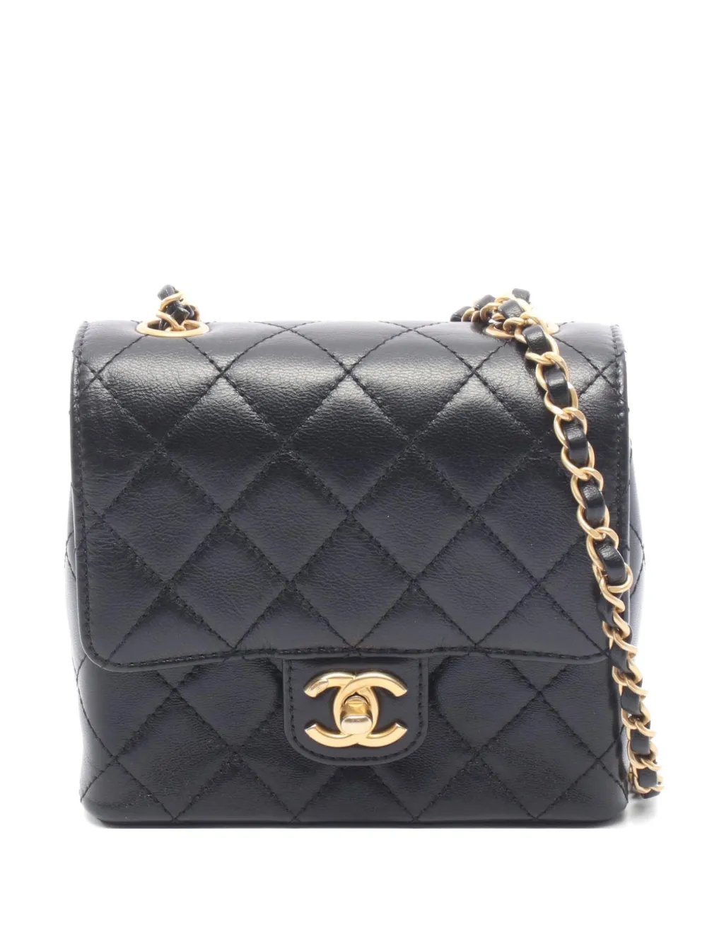 2021s small Classic Flap diamond-quilted shoulder bag