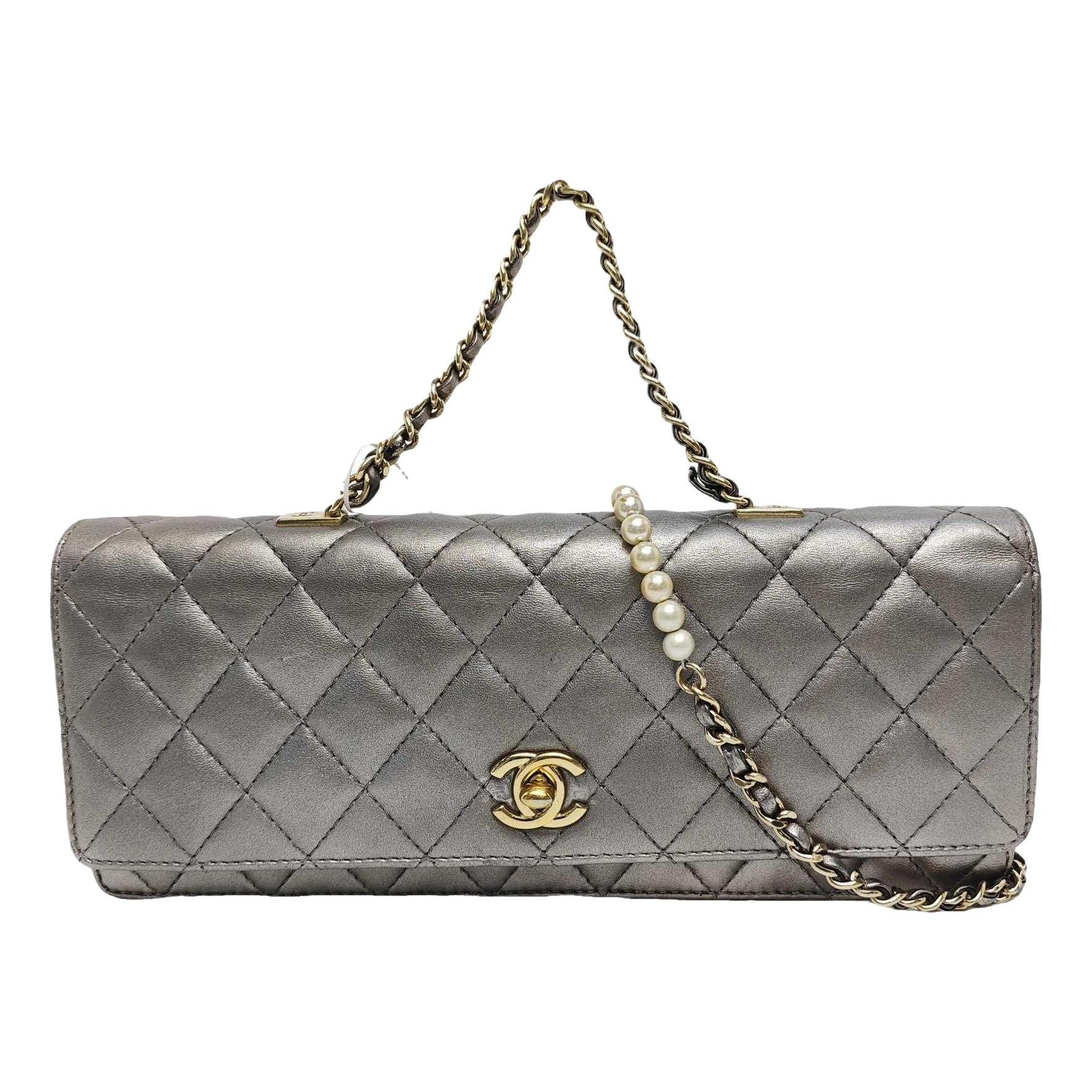 Wallet On Chain Timeless/Classique leather crossbody bag