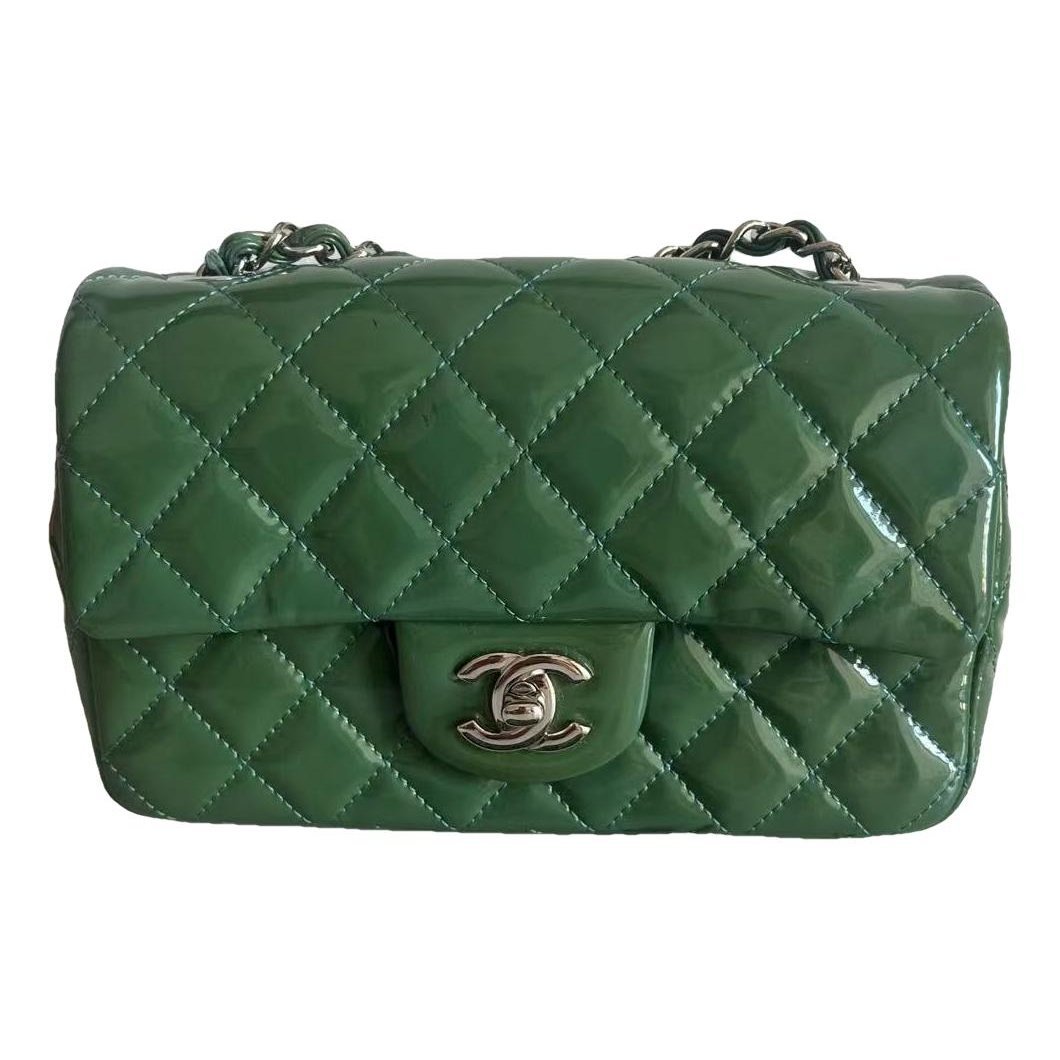 Timeless/Classique patent leather handbag