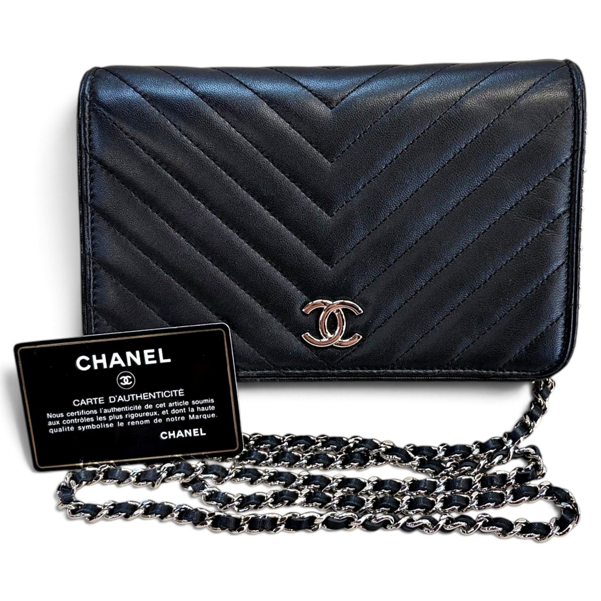 Wallet On Chain leather crossbody bag