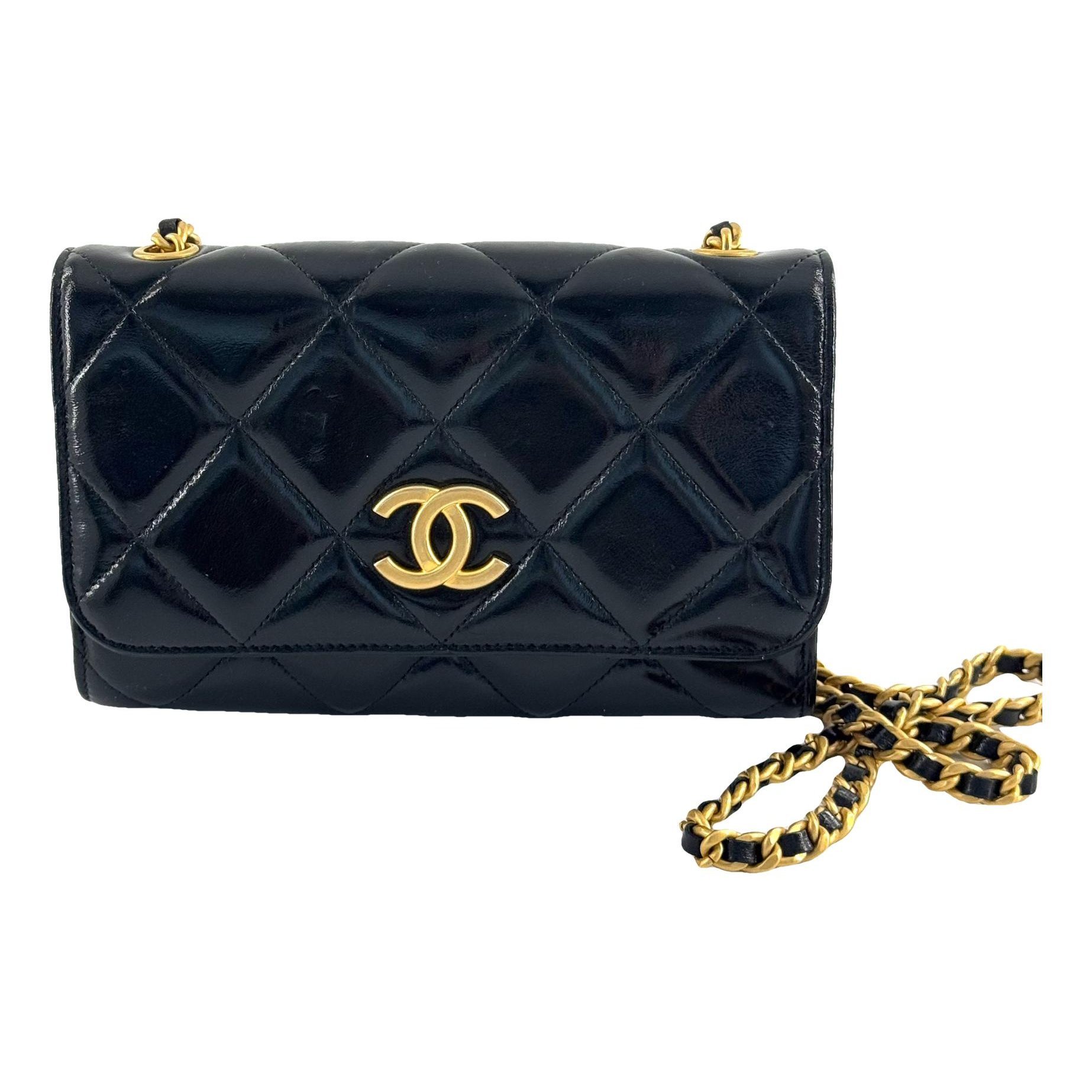Wallet On Chain 2.55 patent leather crossbody bag