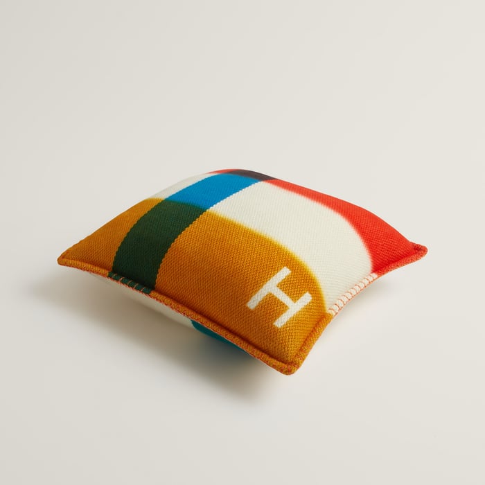 H Dye Pillow