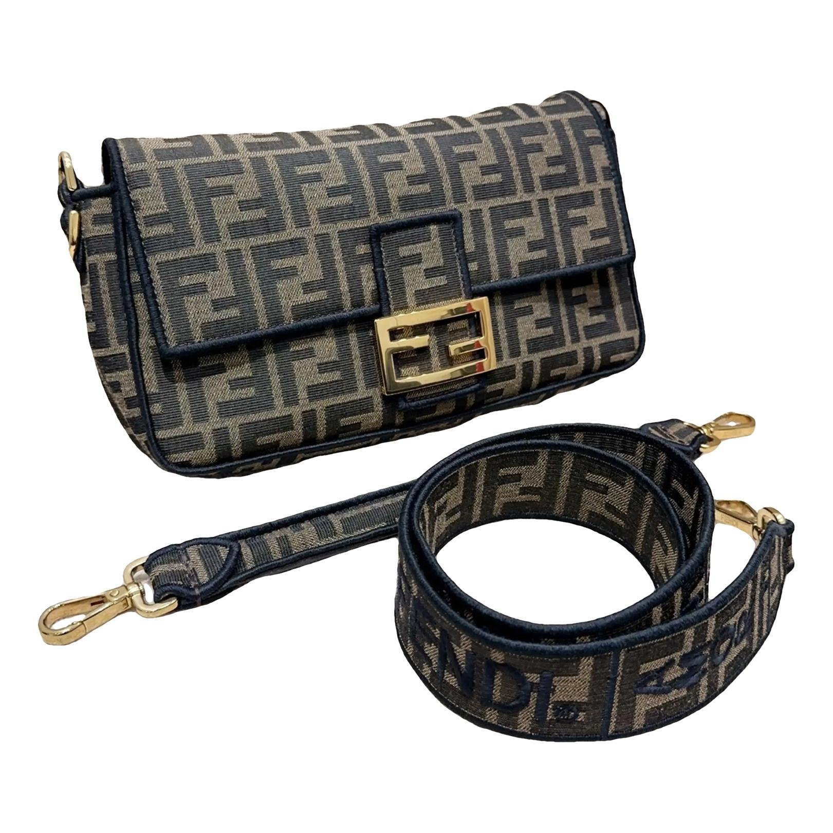 Baguette cloth handbag