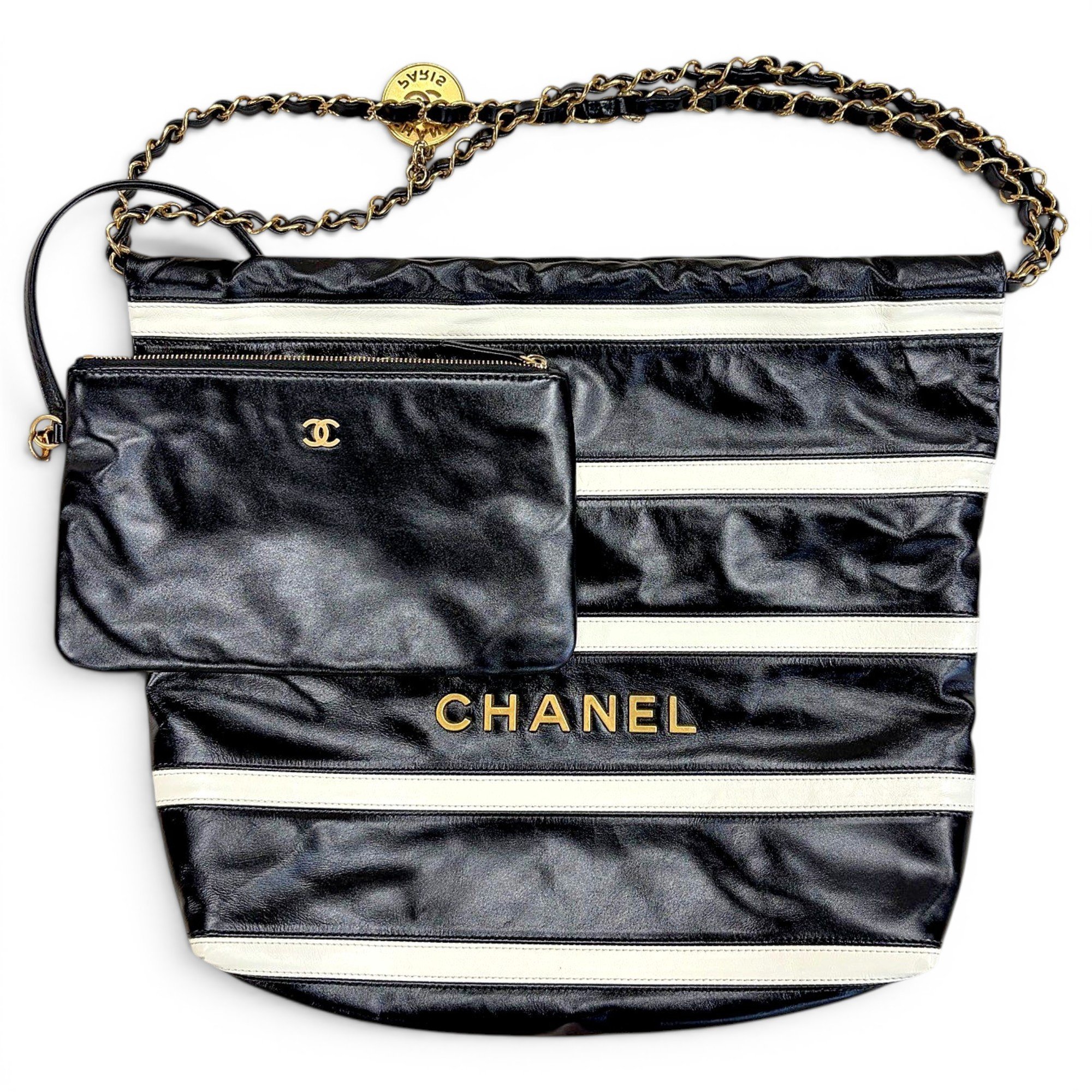 Chanel 22 leather handbag