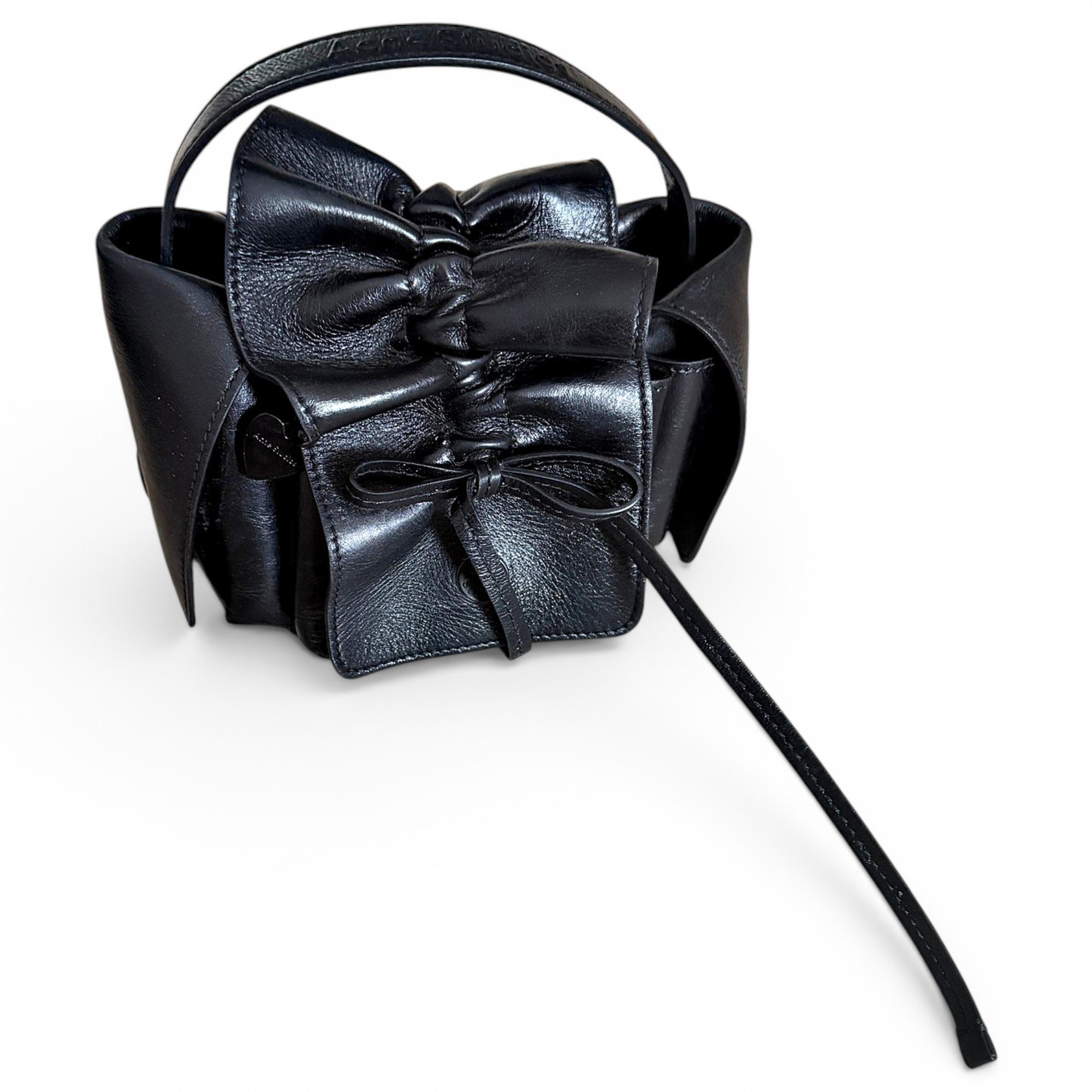 Multipocket leather handbag