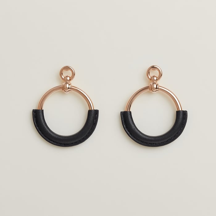 黒 ピアス 《ループ》