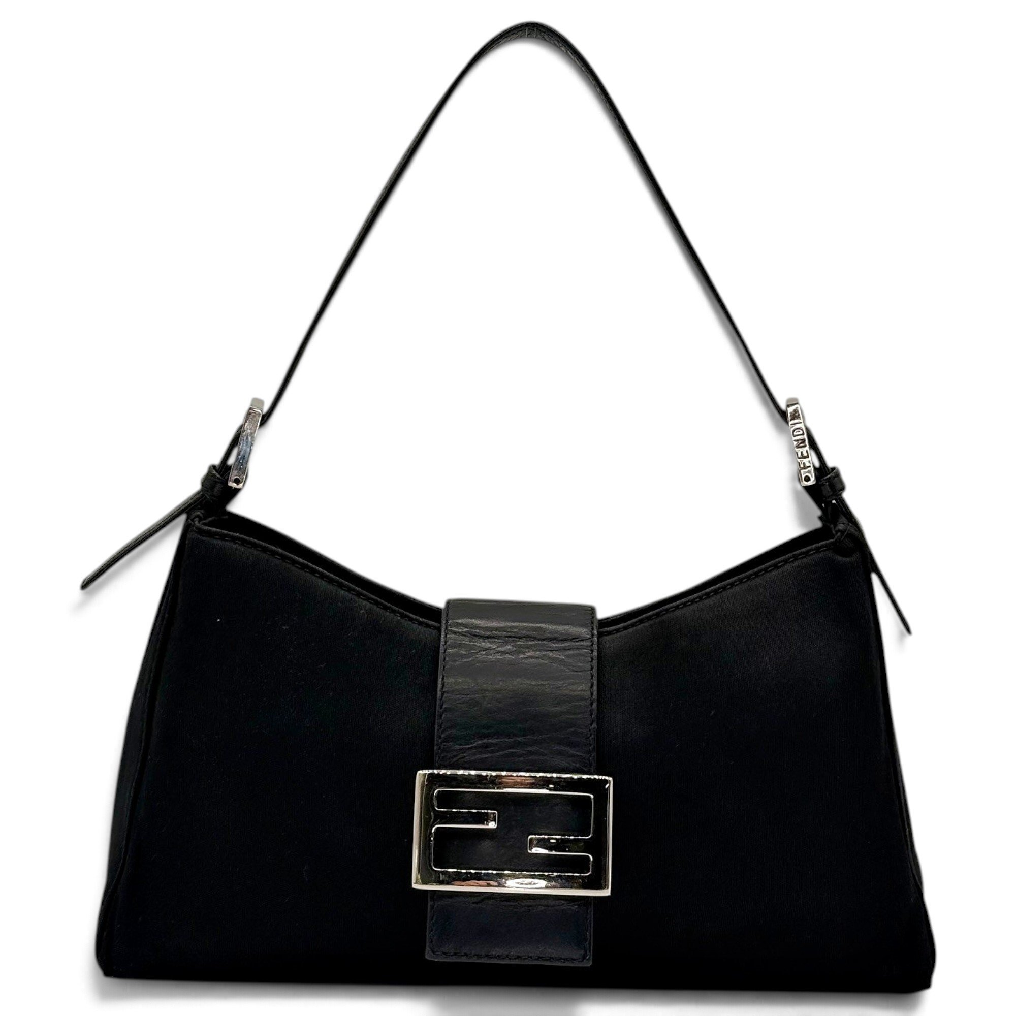 Baguette cloth handbag