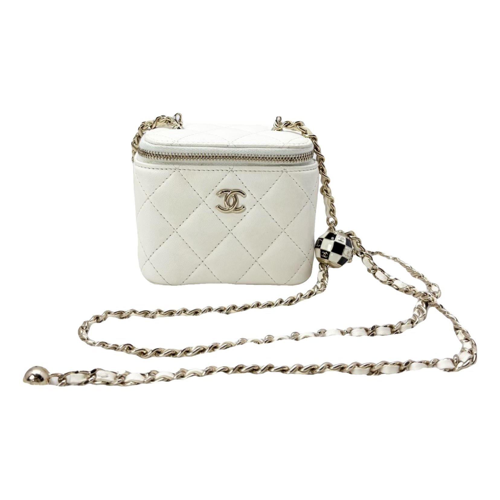 Trendy CC Vanity leather handbag