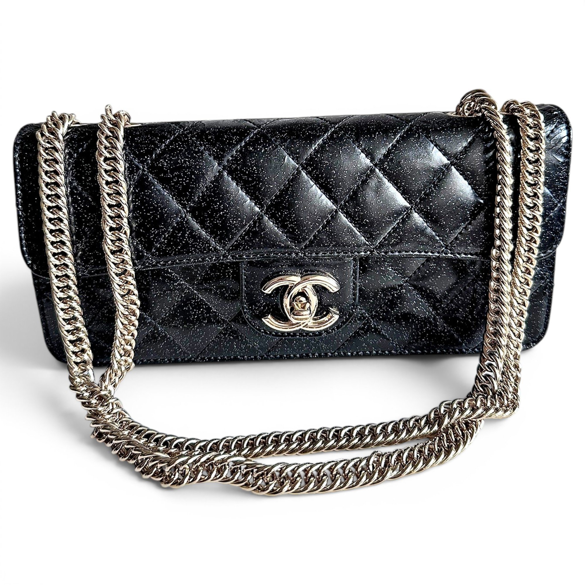 Timeless/Classique patent leather crossbody bag