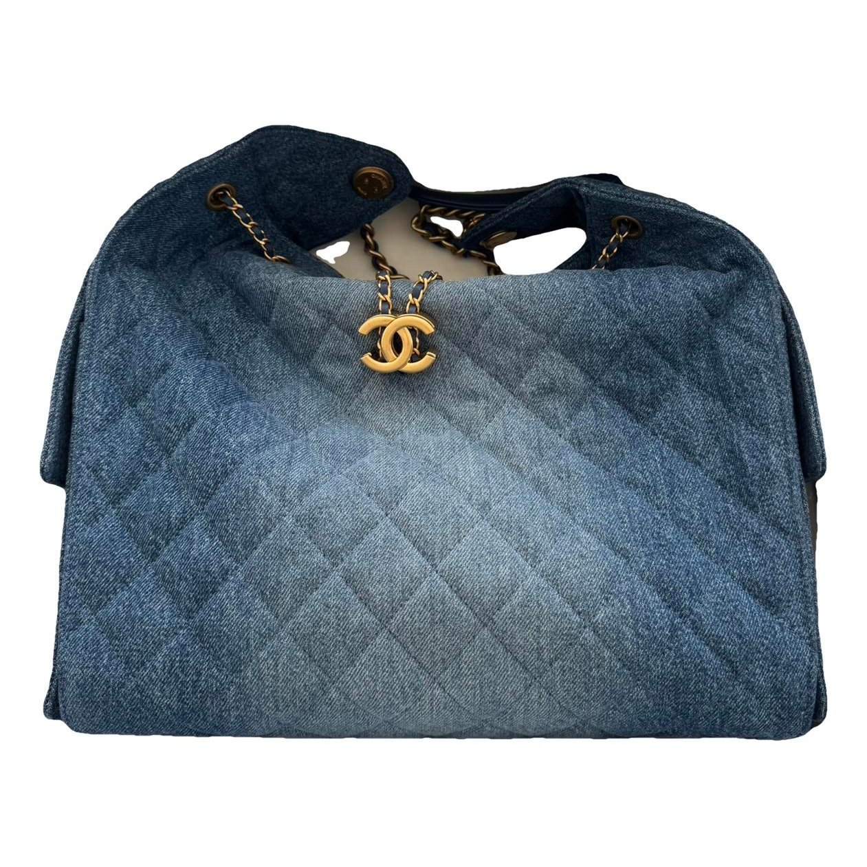 Chanel 25 handbag